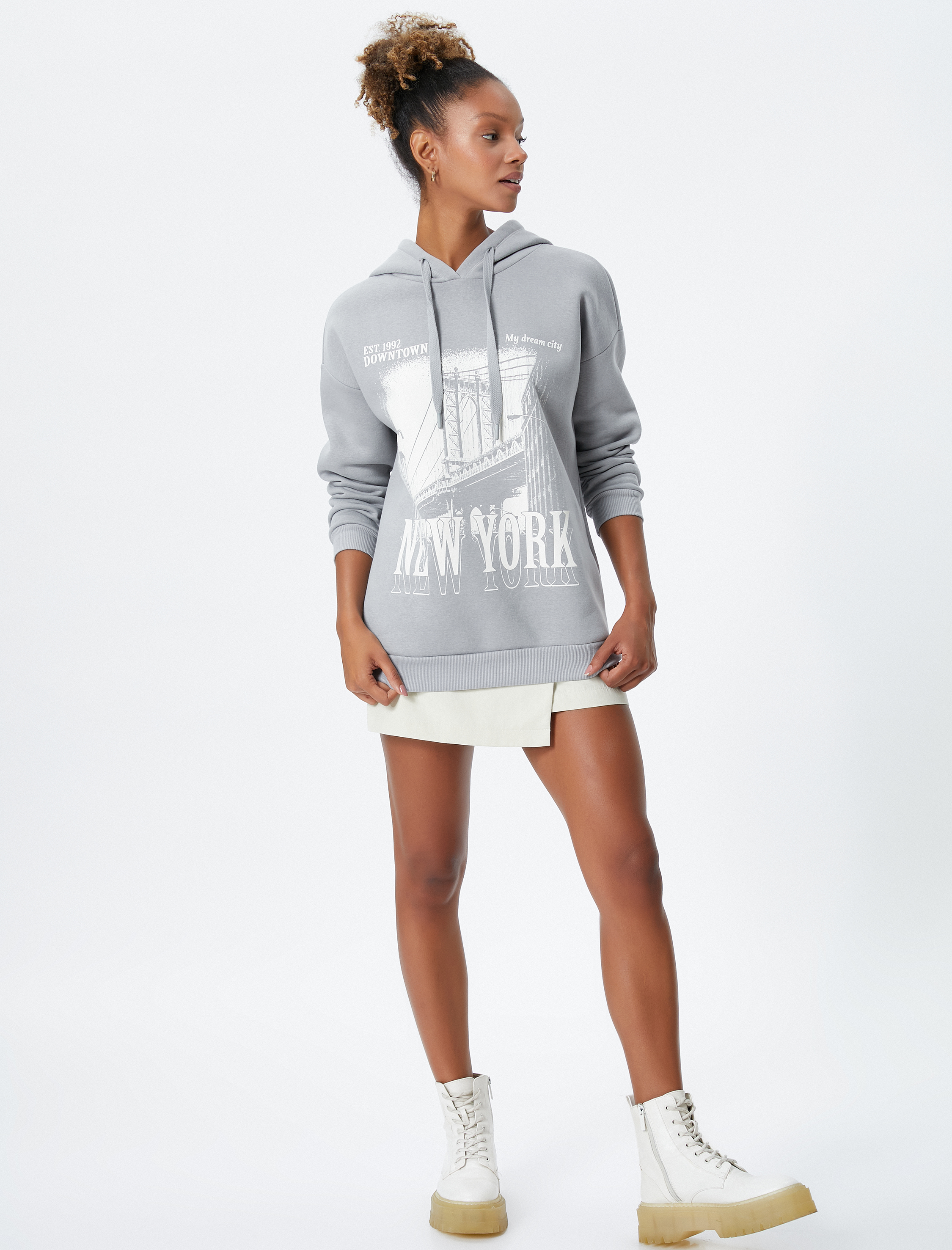   Şardonlu Kapüşonlu Sweatshirt Slogan Baskılı Rahat Kesim Uzun Kollu