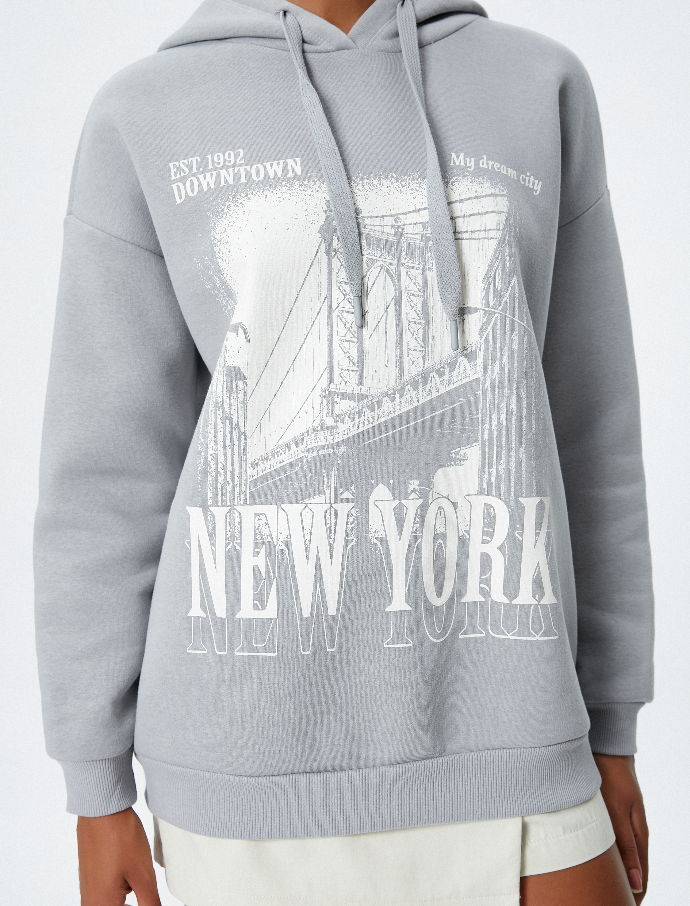   Şardonlu Kapüşonlu Sweatshirt Slogan Baskılı Rahat Kesim Uzun Kollu