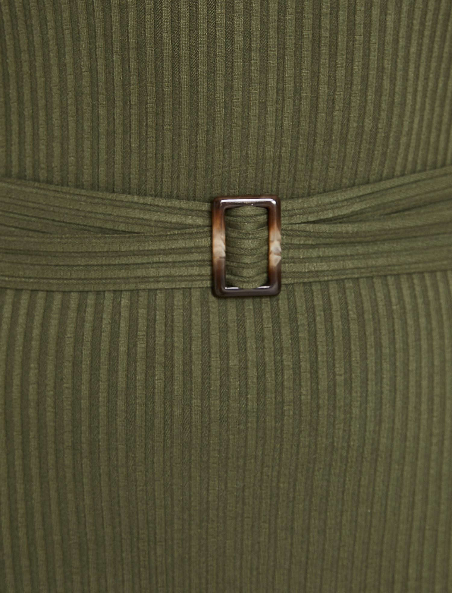   Kemer Detaylı Elbise