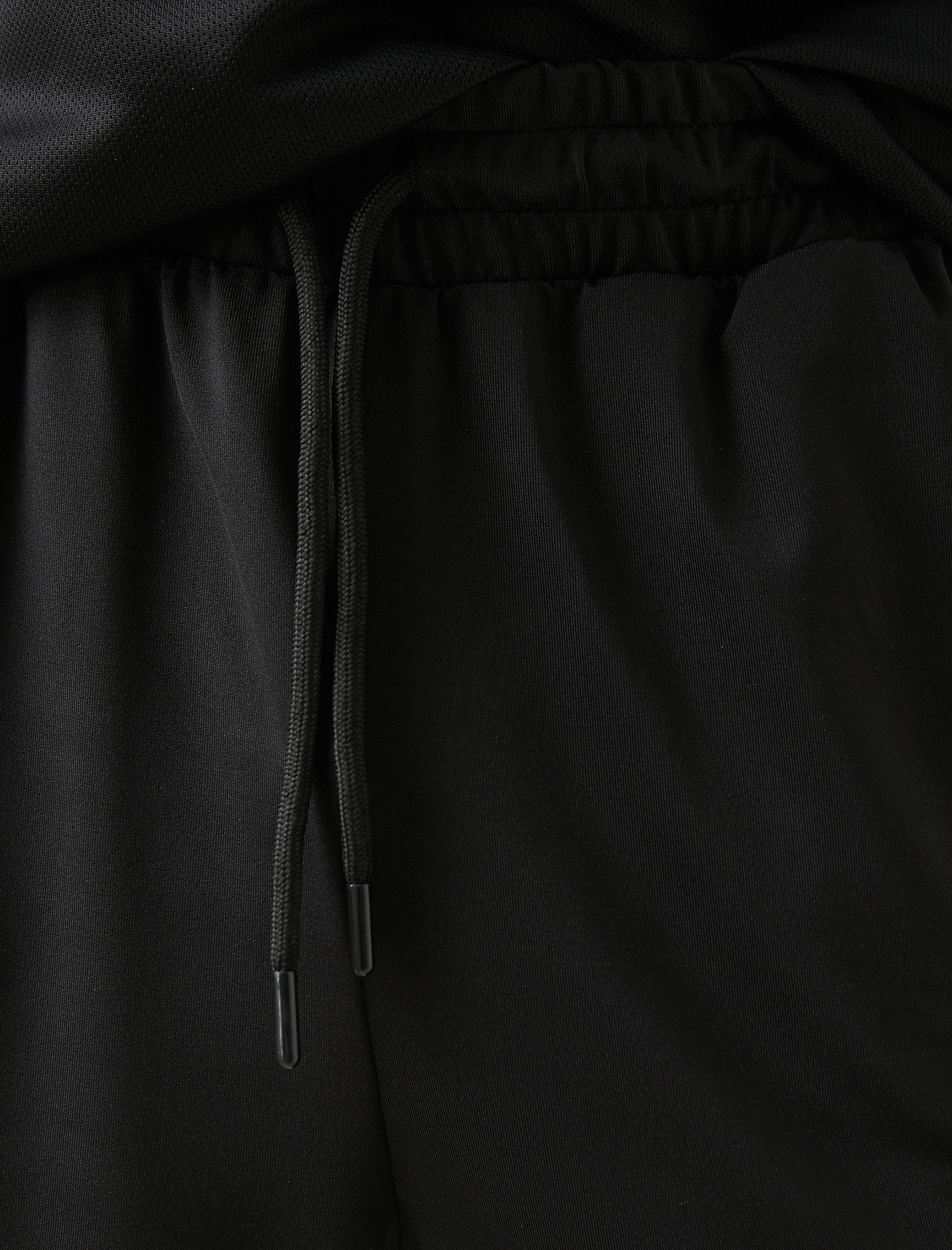   Spor Şort Cep Detaylı