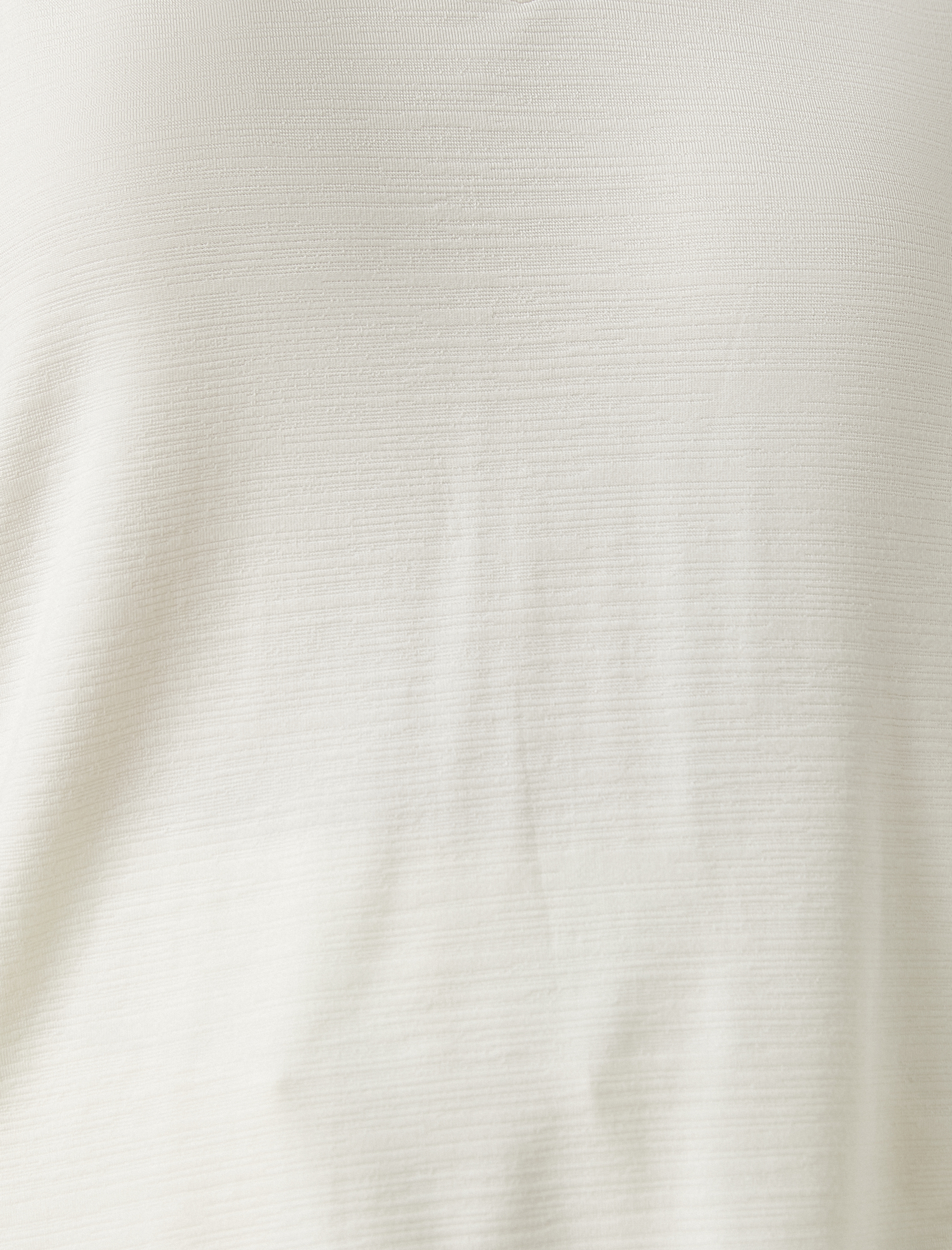   V Yaka Kısa Kollu Tişört