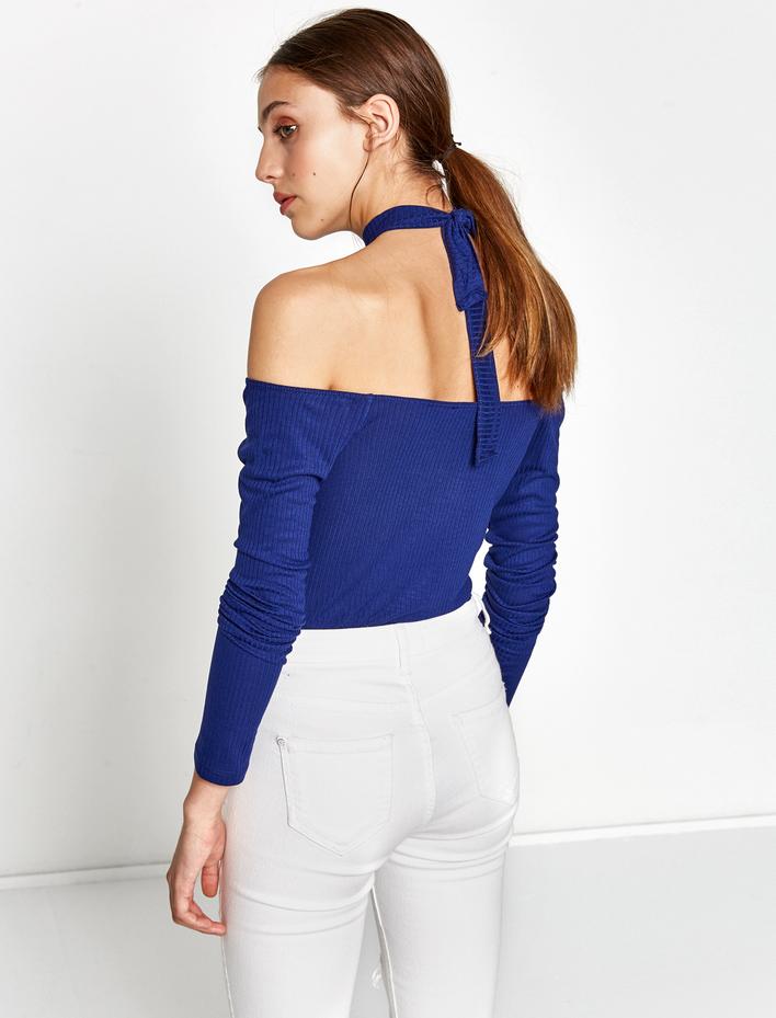  Omuz Detaylı Bluz