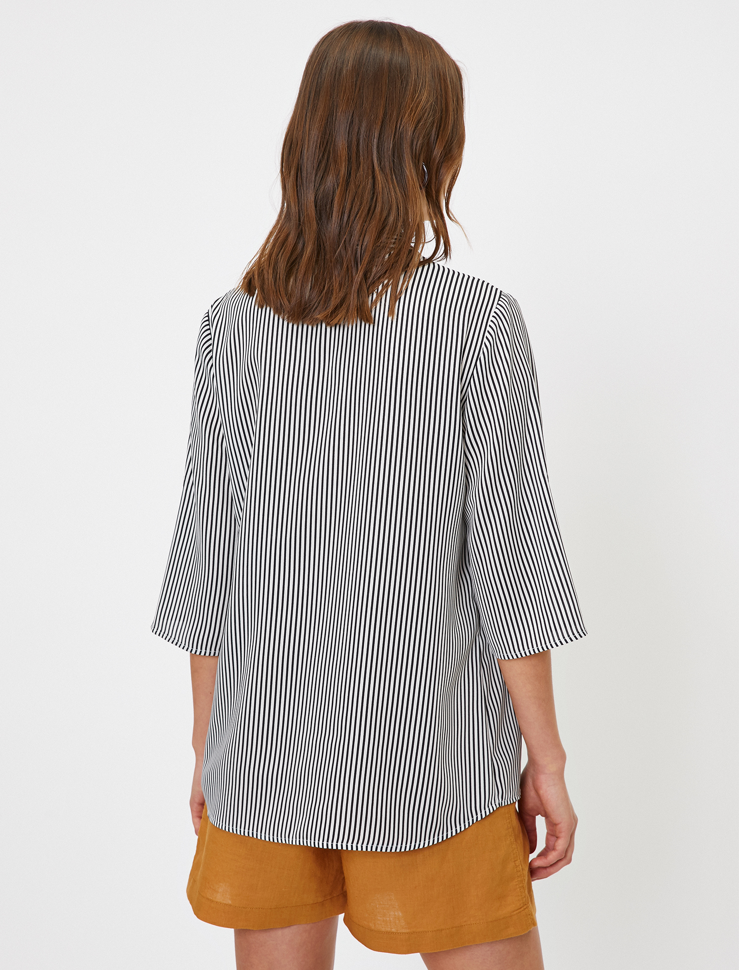   Çizgili Gömlek