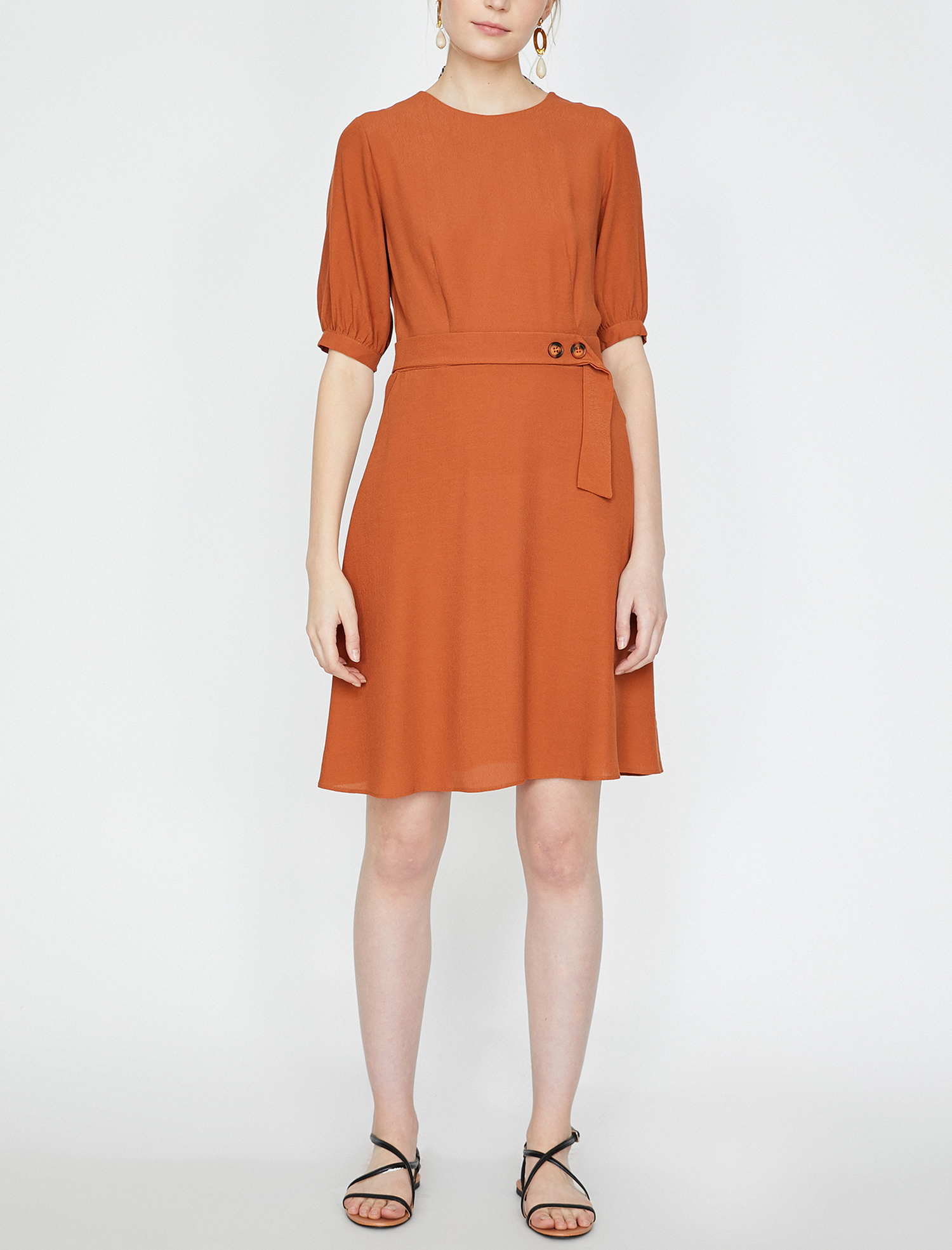   Düğme Detaylı Elbise