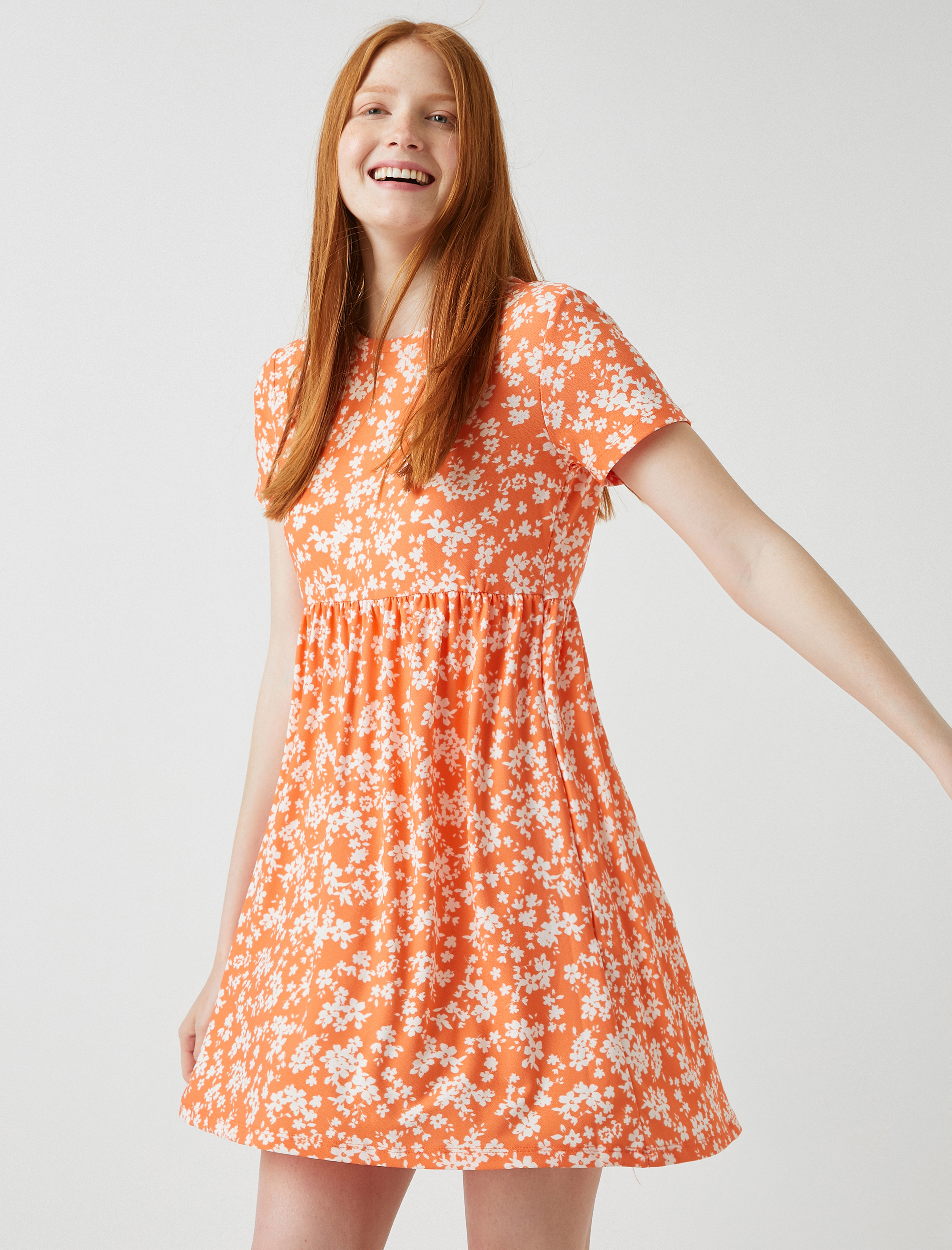   Çiçekli Yazlık Elbise Kisa Kollu Bisiklet Yaka