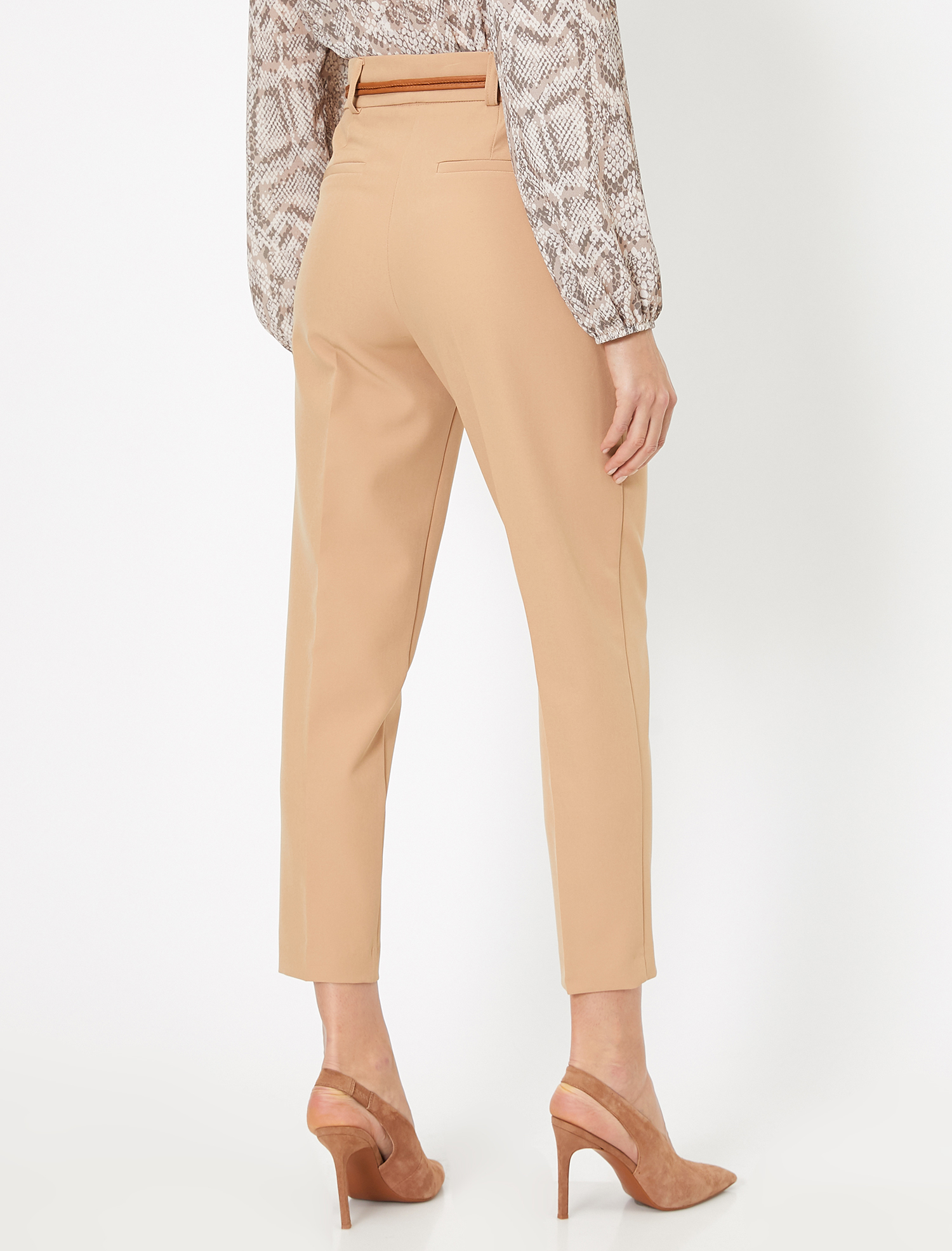   Kemer Detaylı Pilili Pantolon