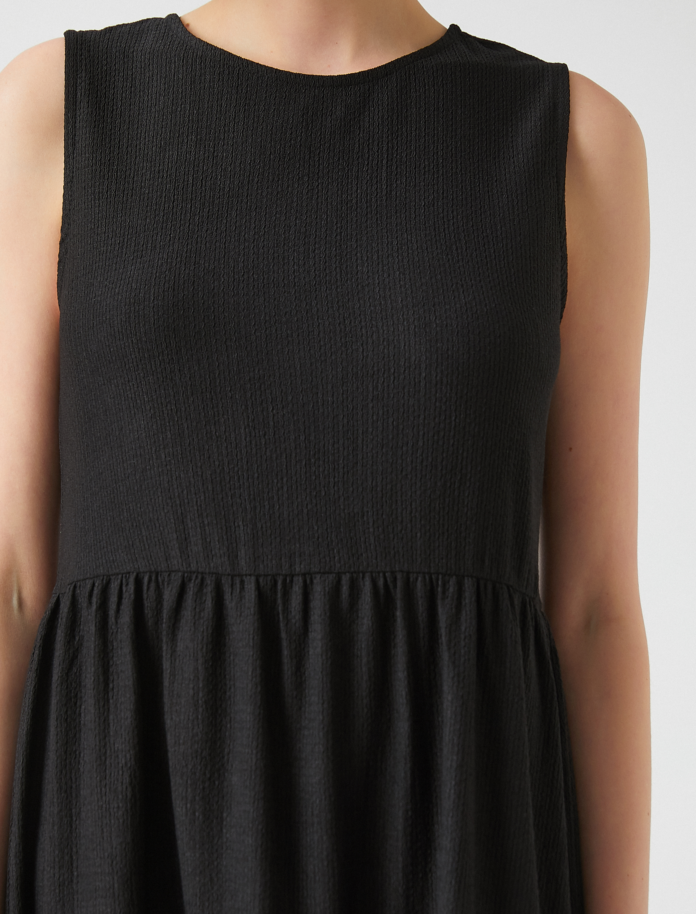   Halter Yaka Midi Pileli Günlük Elbise