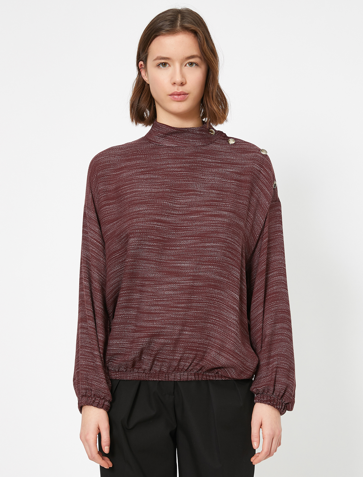   Düğme Detaylı Bluz