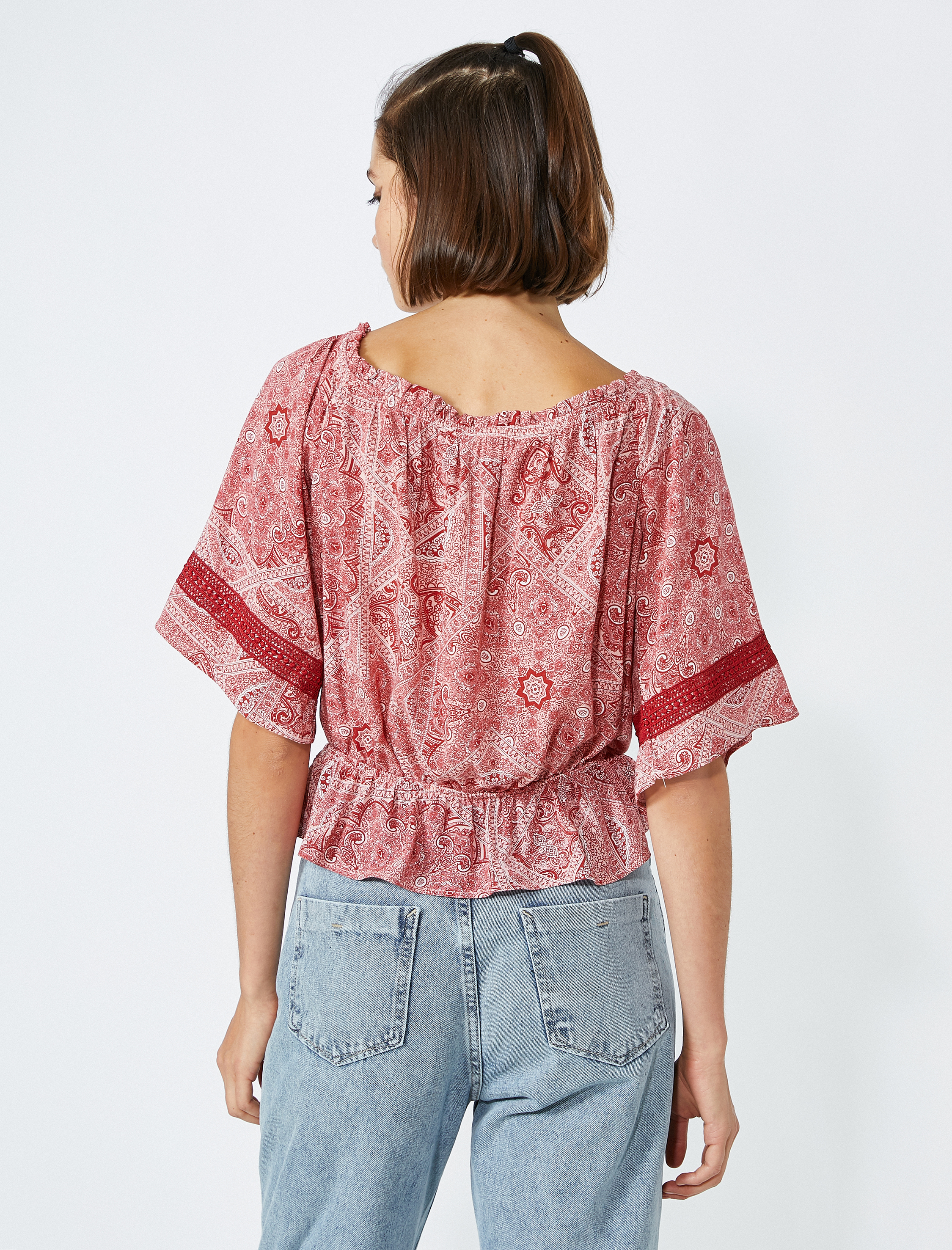   Yakası Bağcıklı Bluz