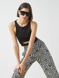 Crop Atlet Halter Yaka Pencere Detaylı