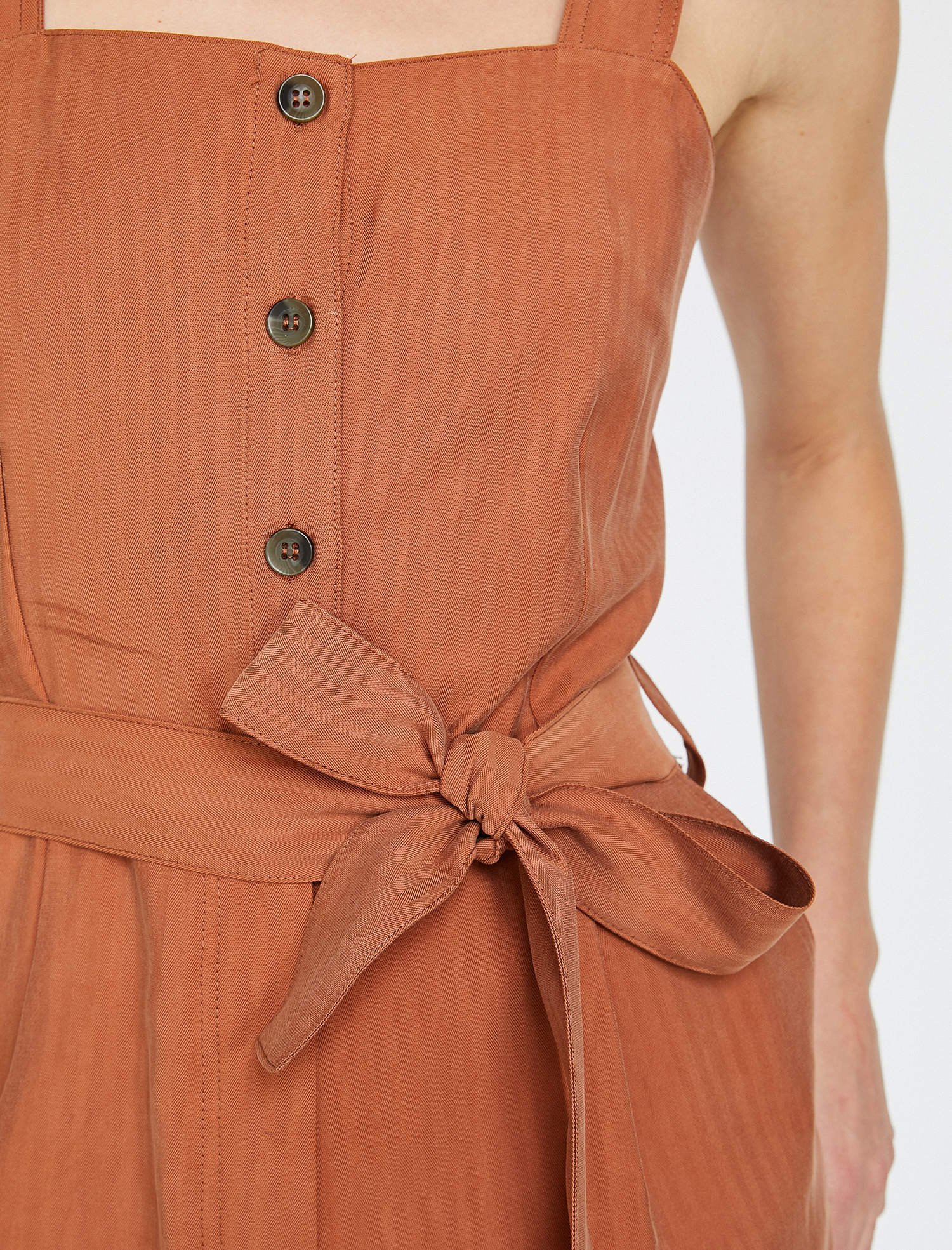   Düğme Detaylı Tulum