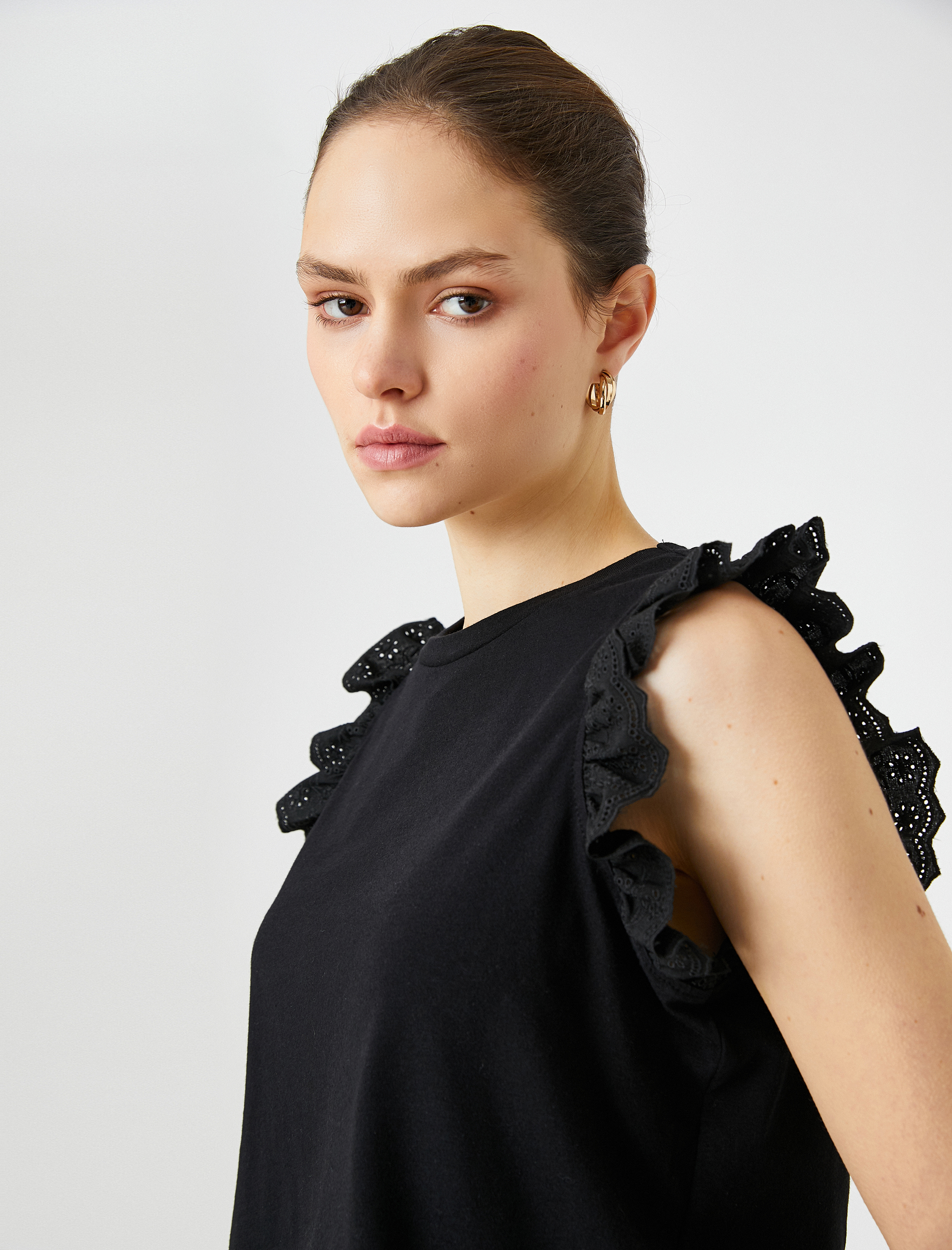   Kolları Fisto Detaylı Tişört Bisiklet Yaka