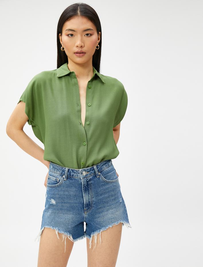  Kısa Kollu Düğmeli Gömlek