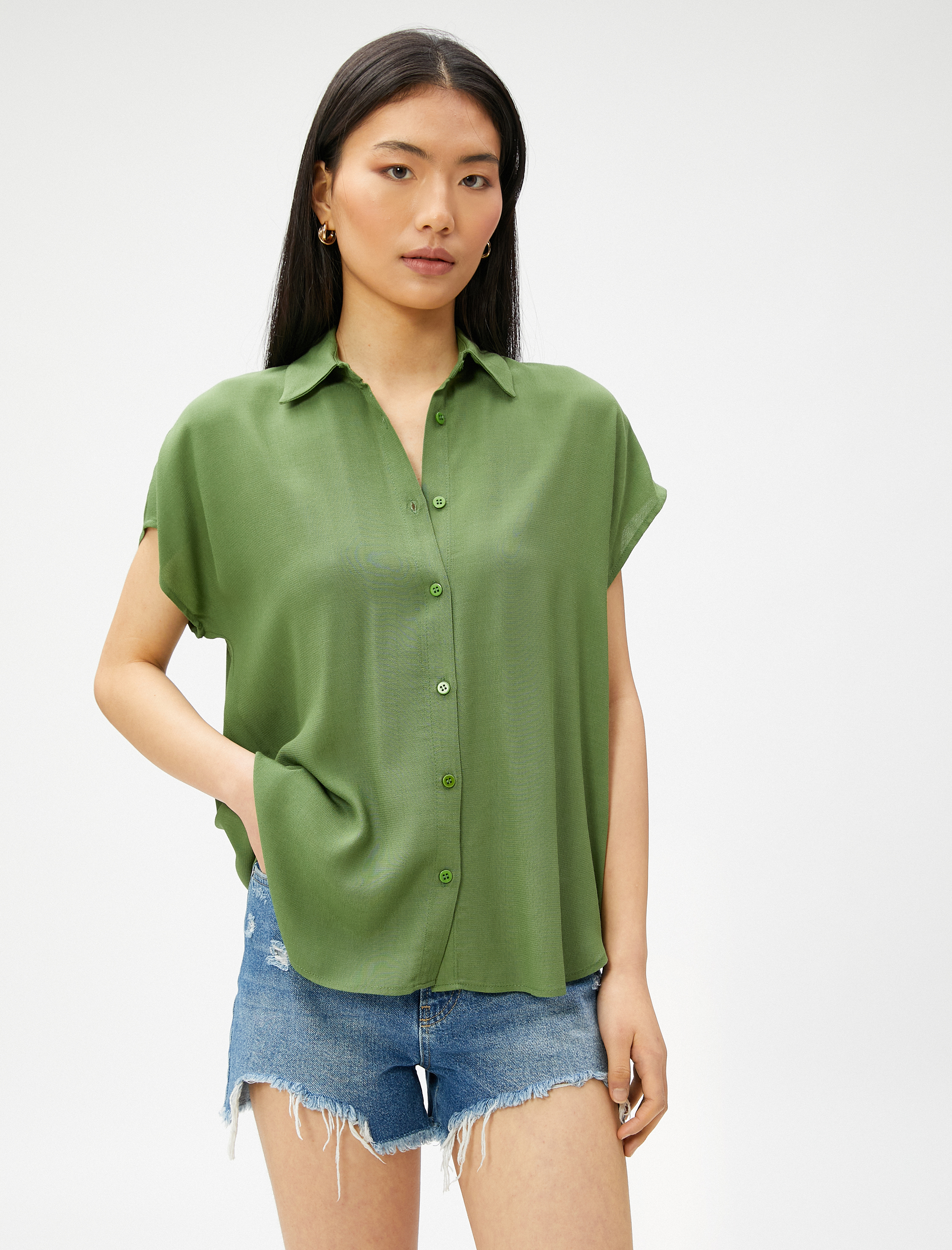   Kısa Kollu Düğmeli Gömlek