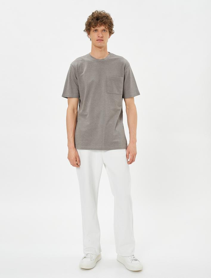  Basic Tişört Cep Detaylı Dokulu Kısa Kollu Bisiklet Yaka