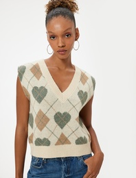 Kolsuz Süveter Kalp Desenli V Yaka