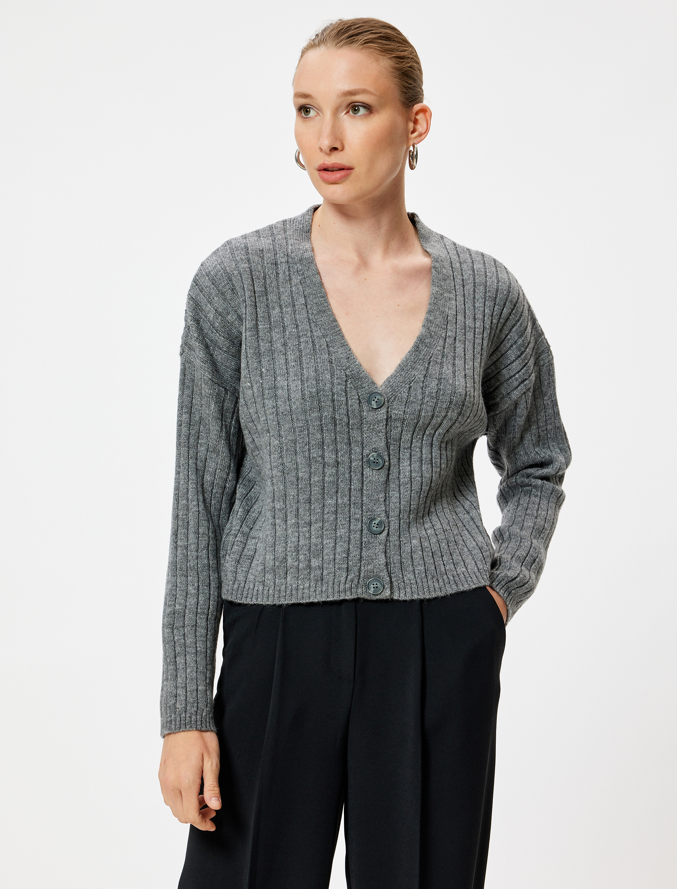   Yumuşak Dokulu V Yaka Düğmeli Çizgili Triko Hırka