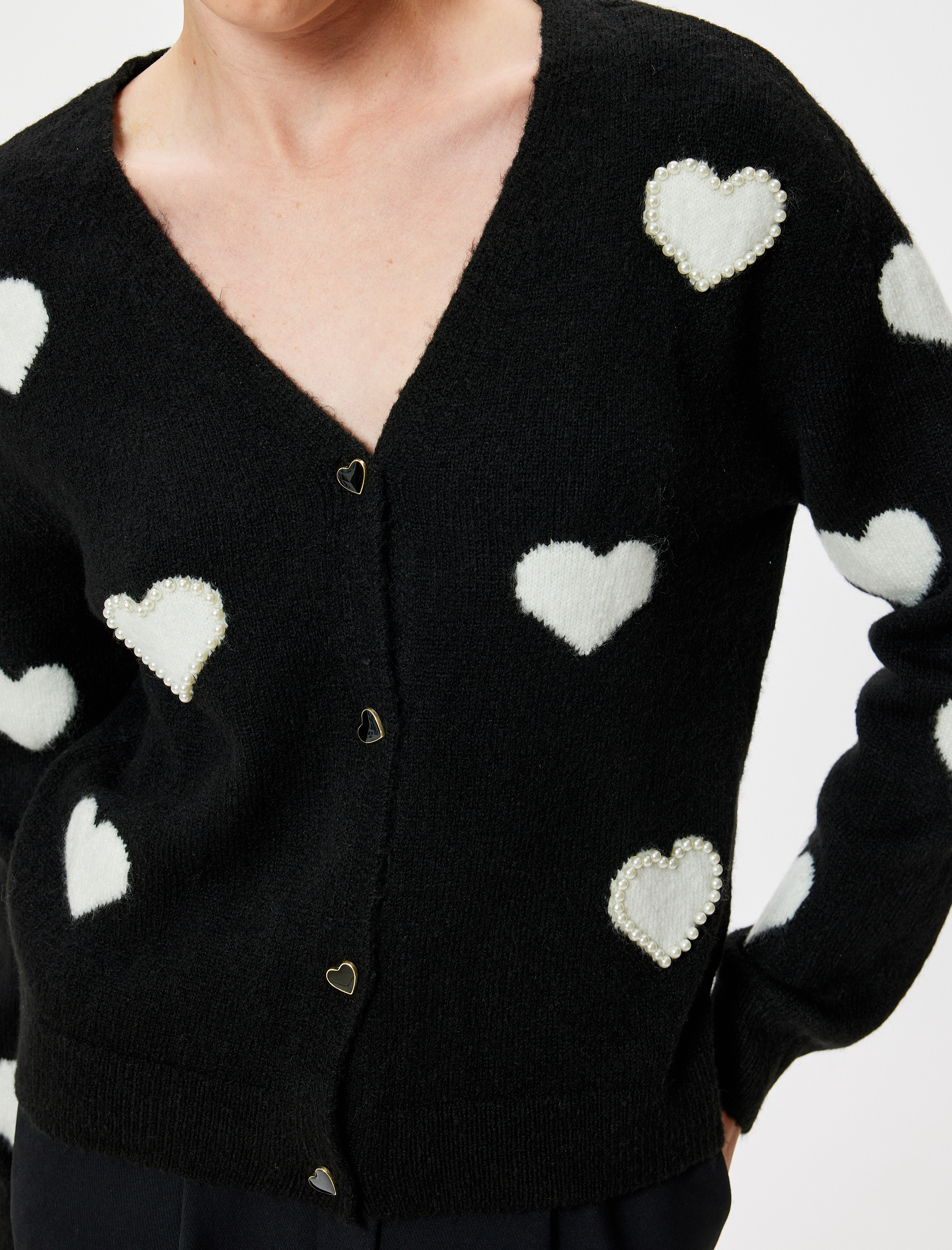 Kalpli Triko Hırka V Yaka Düğmeli İnci İşleme Detaylı