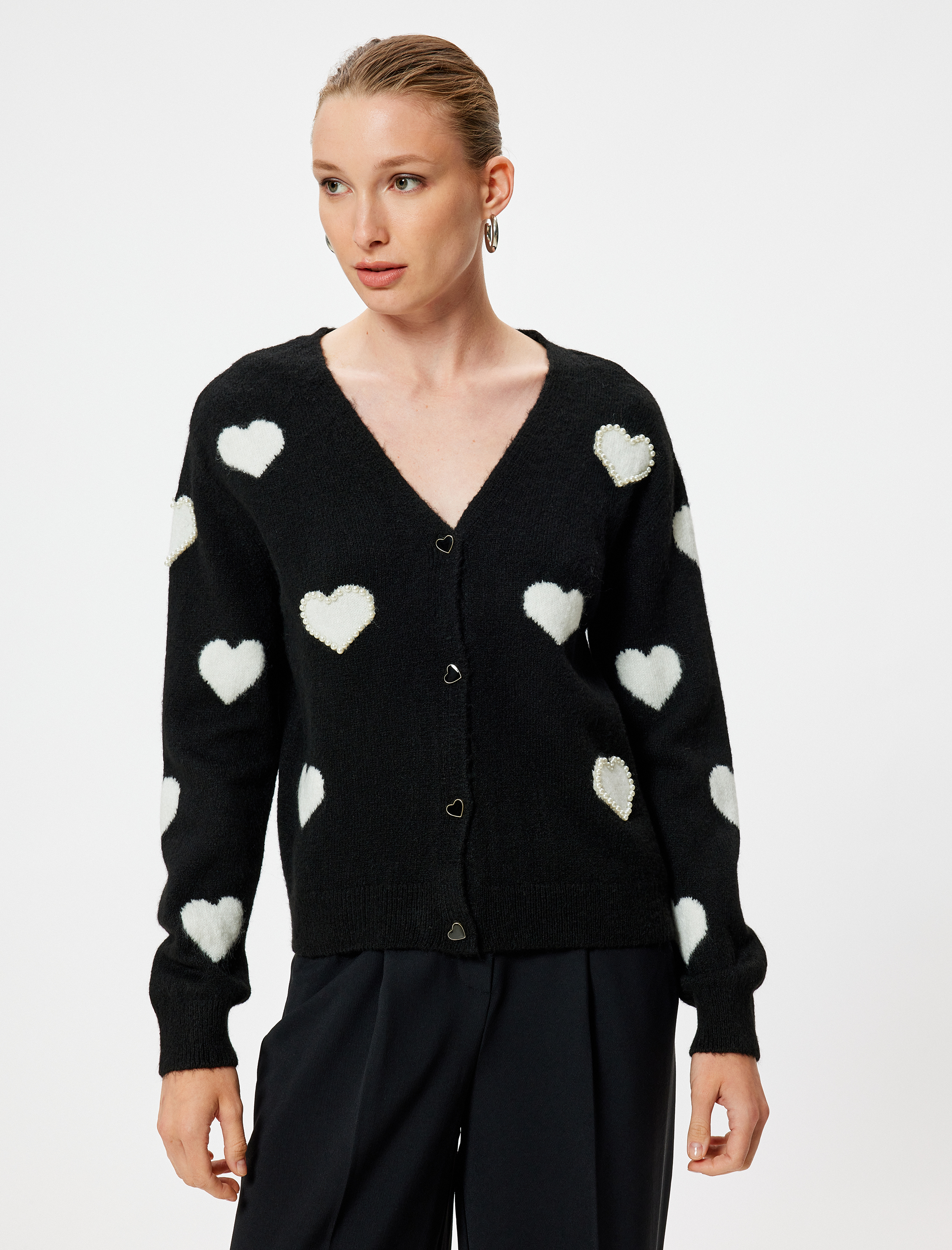 Kalpli Triko Hırka V Yaka Düğmeli İnci İşleme Detaylı