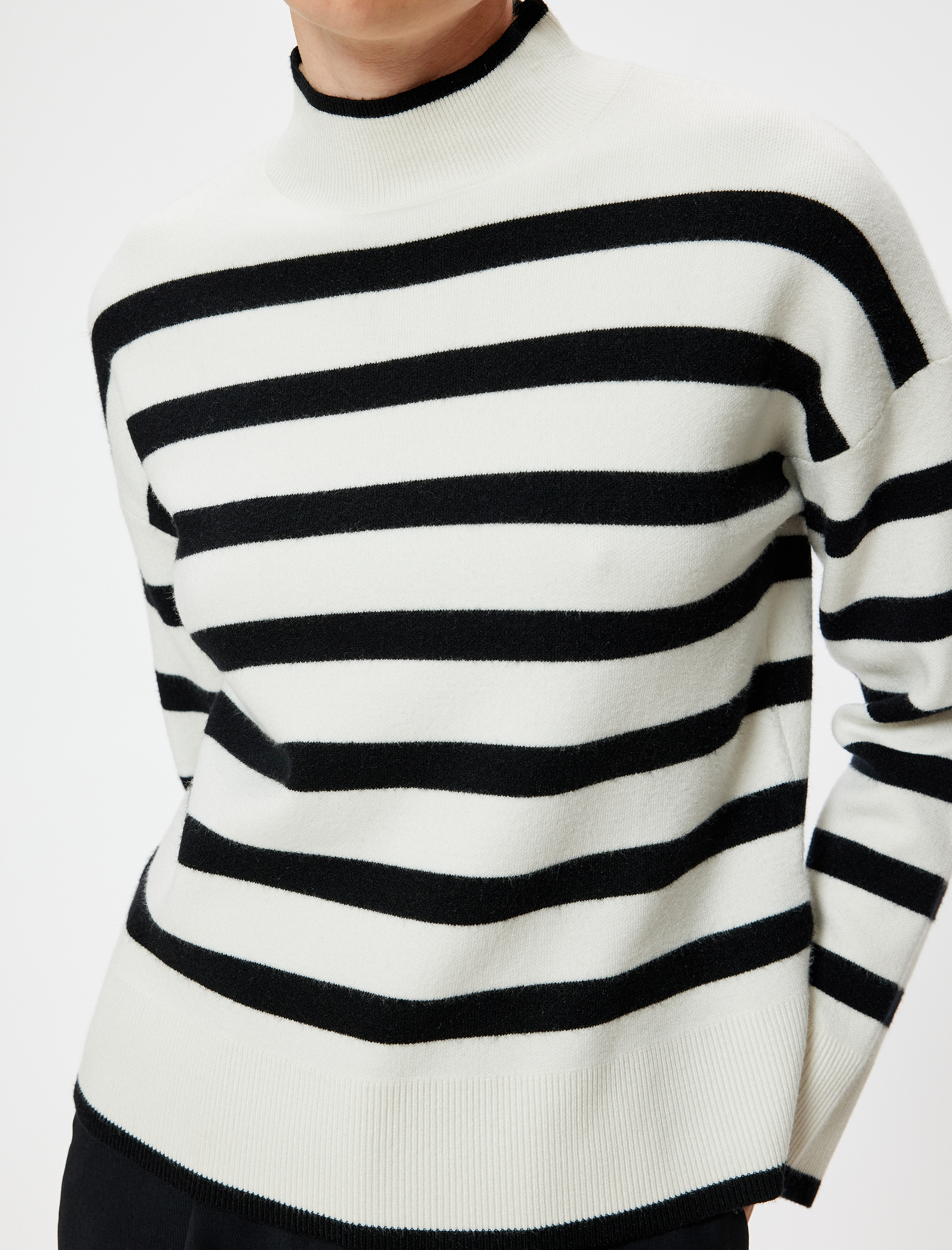 Boğazlı Triko Kazak Uzun Kollu