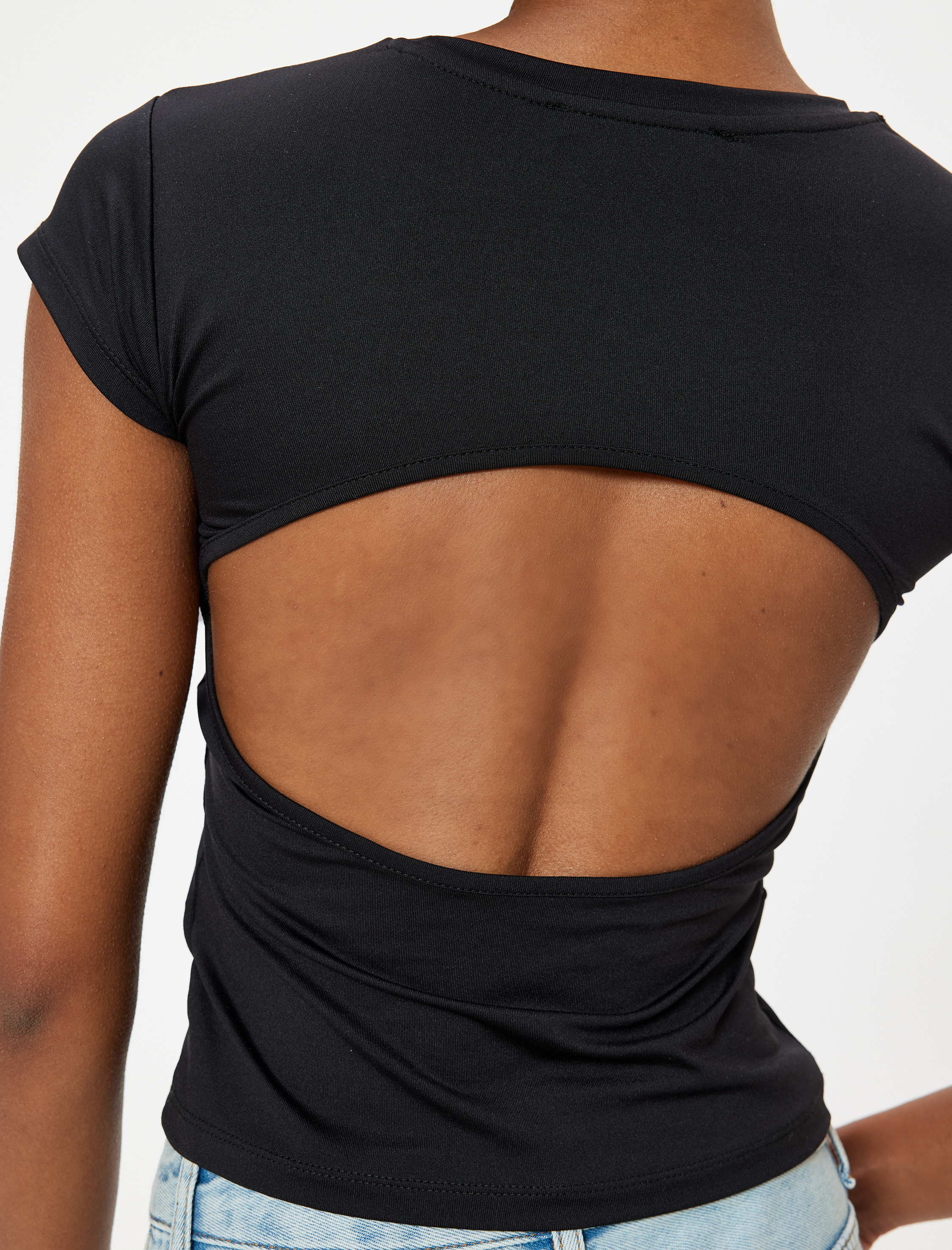   Bisiklet Yaka Body Sırt Detaylı Kısa Kollu Slim Fit