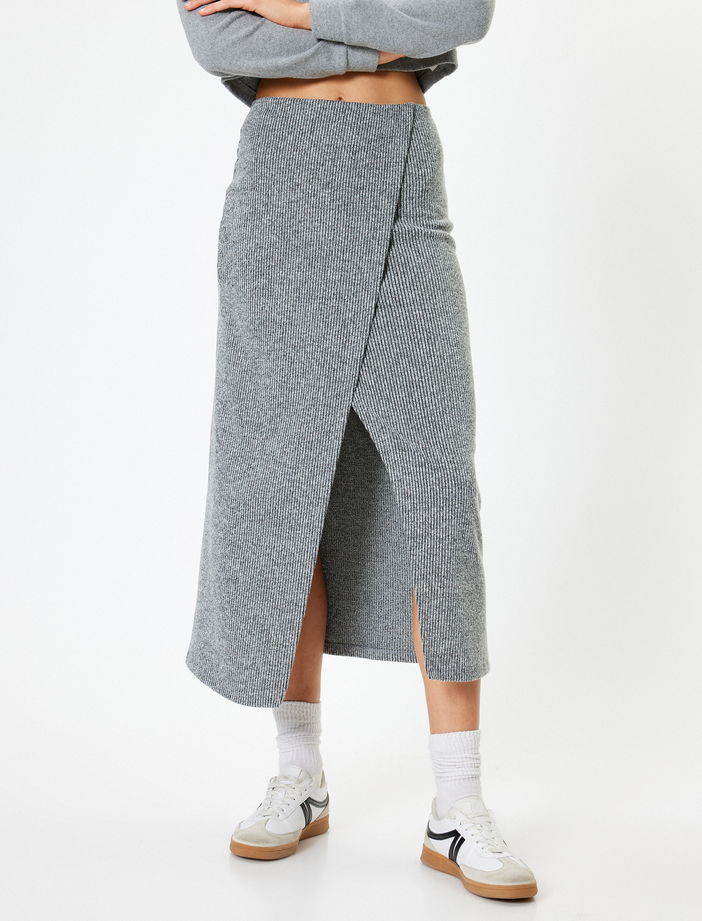   Önden Yırtmaç Detaylı Fitilli Midi Boy Kruvaze Triko Etek