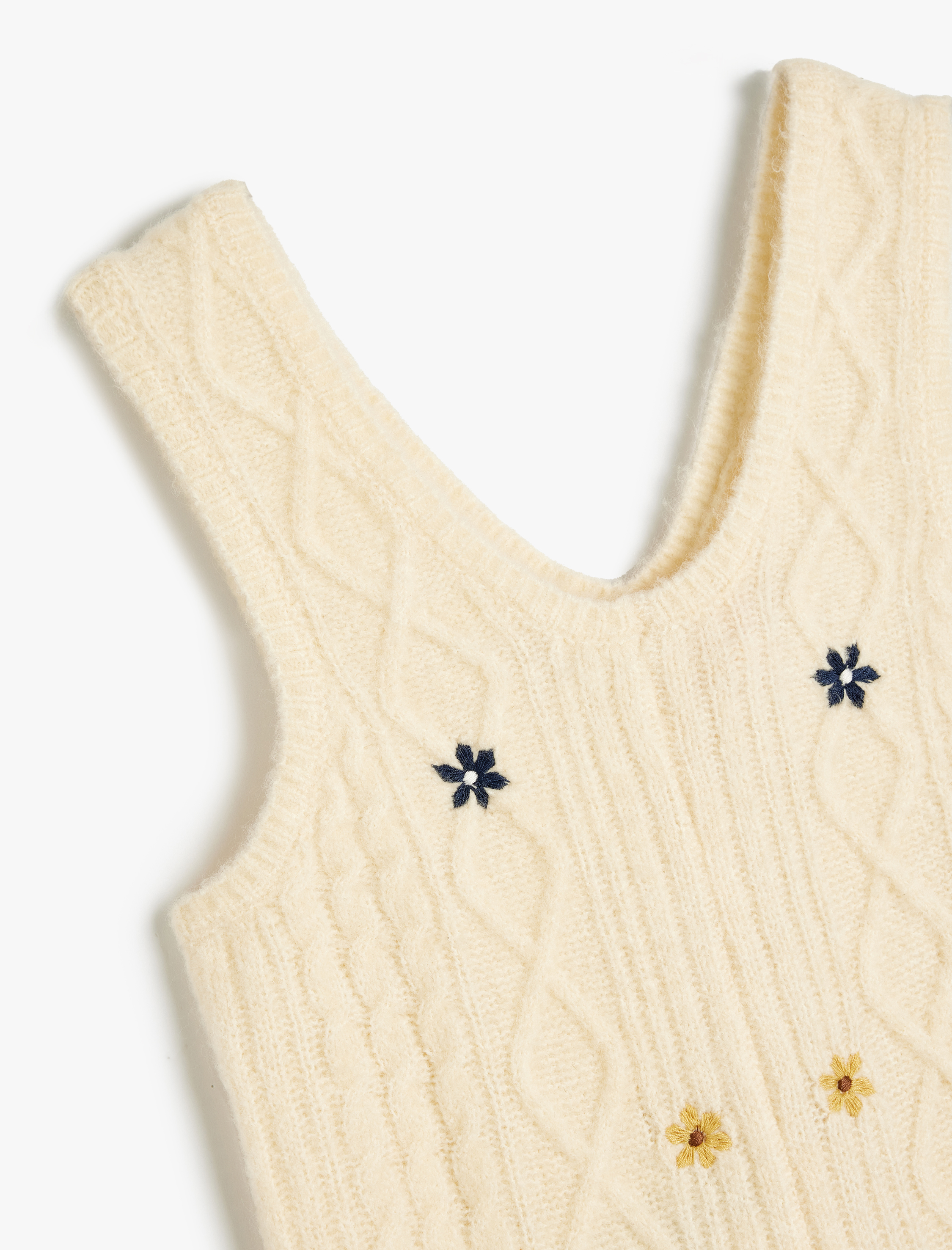  Kız Bebek Triko Tulum Örgü Desenli Çiçek İşlemeli V yaka