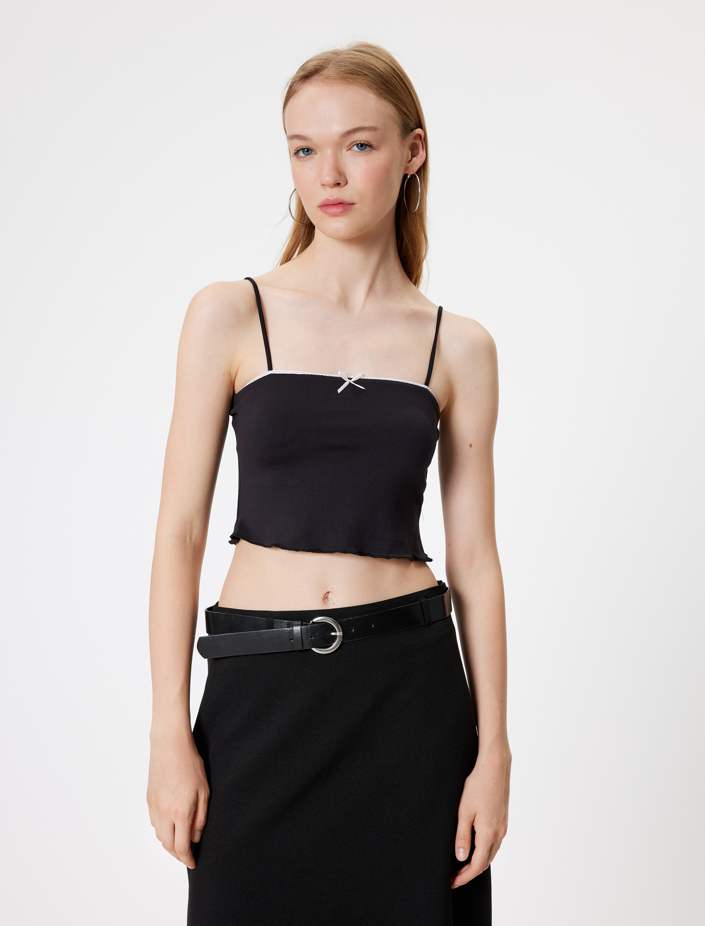   Crop Üst Fiyonk Detaylı İp Askılı Slim Fit