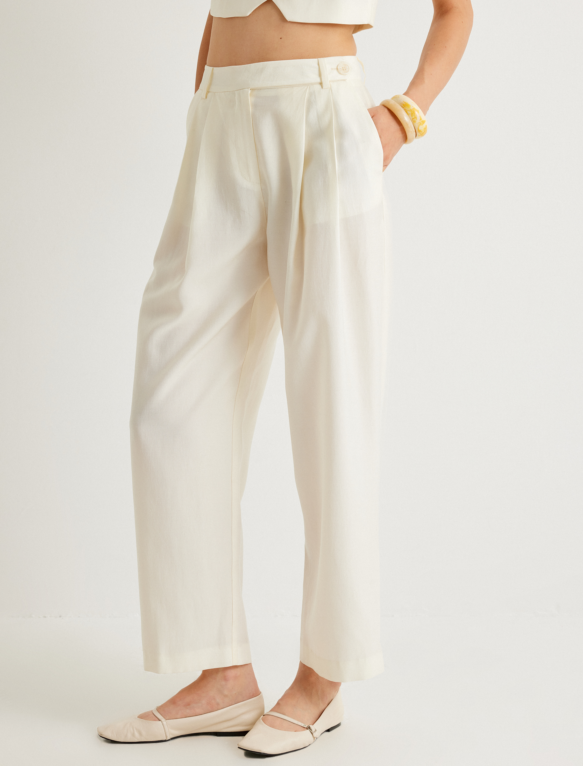   Koton X Melis Ağazat - Havuç Kesim Pantolon Cepli Pile Detaylı