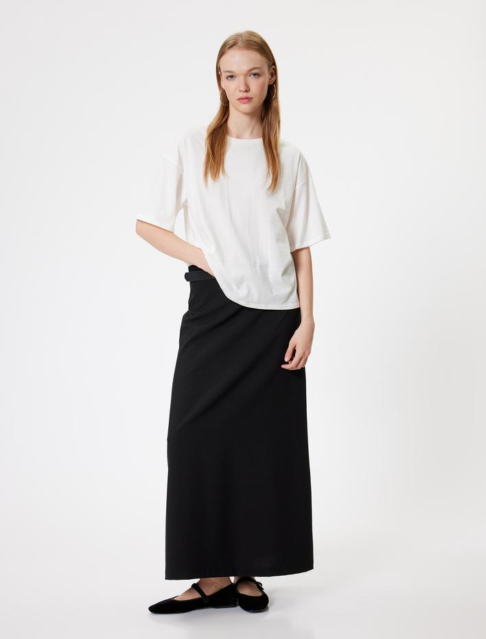  Basic Tişört Arkası Fiyonk Detaylı Kısa Kollu Pamuklu