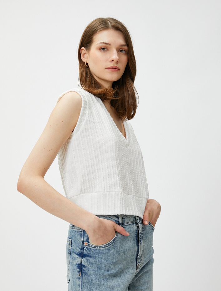  Crop V Yaka Atlet