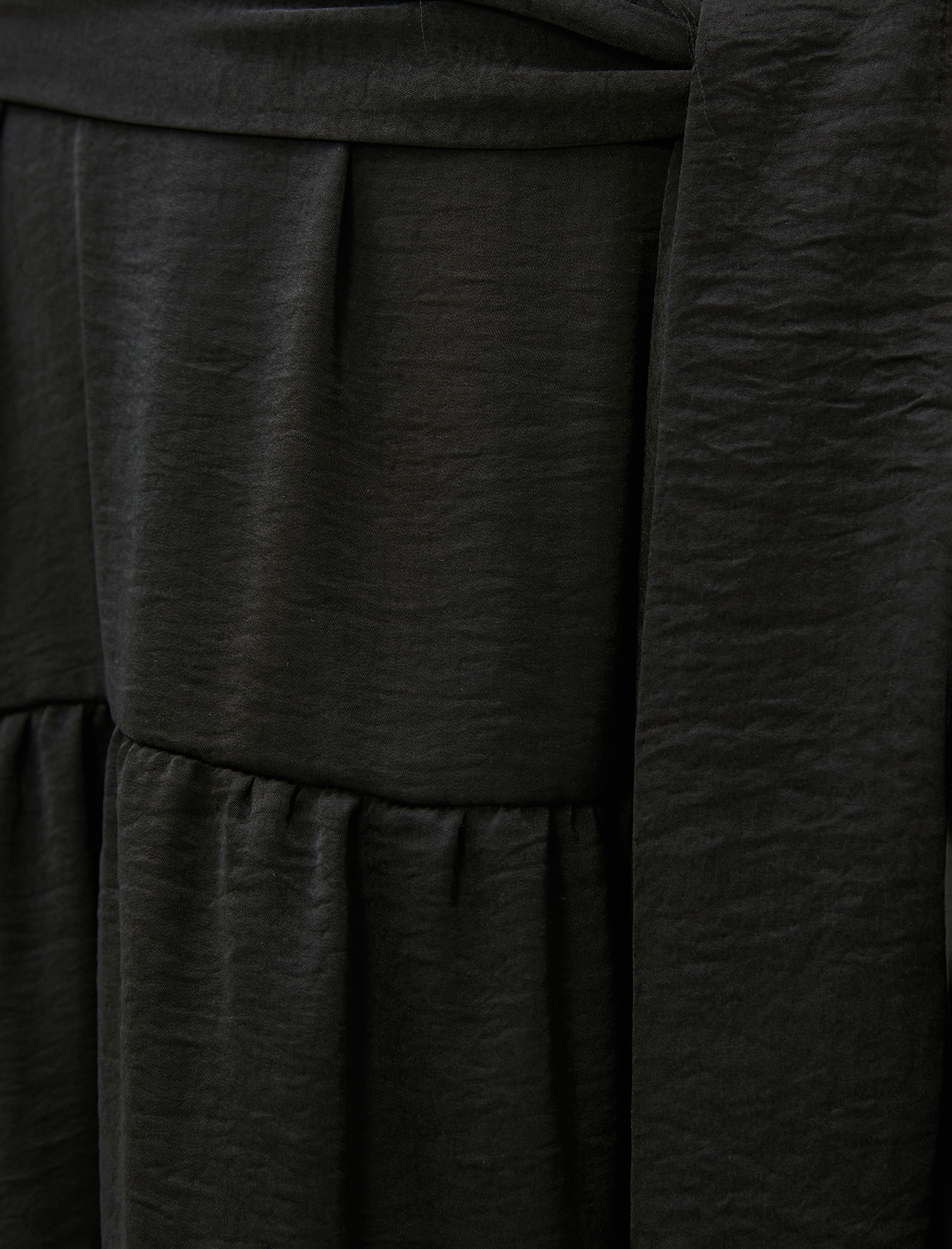   Katlı Midi Boy Elbise Askılı Kuşaklı