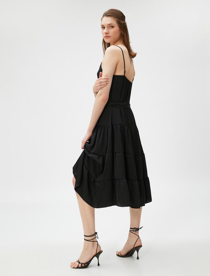  Katlı Midi Boy Elbise Askılı Kuşaklı