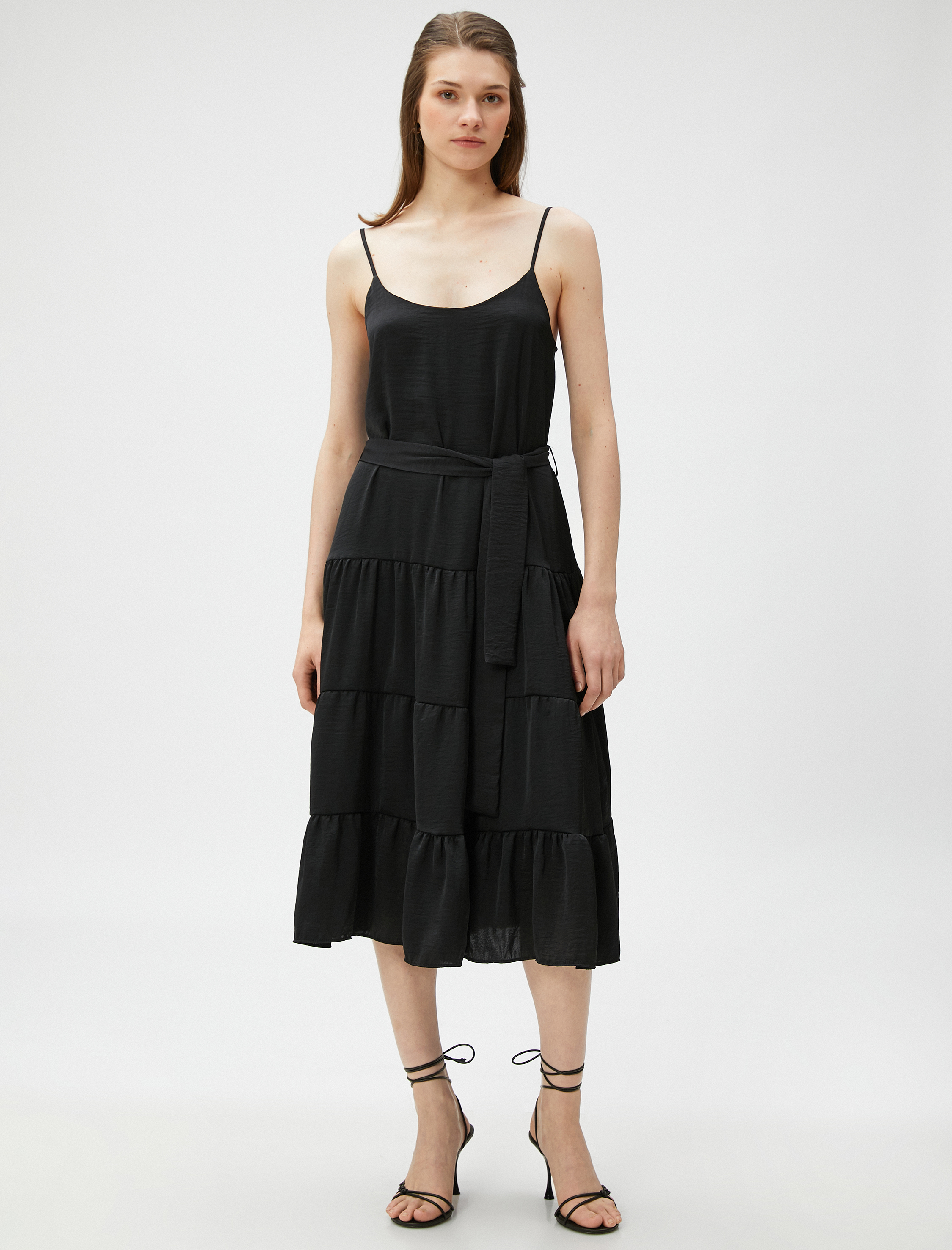   Katlı Midi Boy Elbise Askılı Kuşaklı