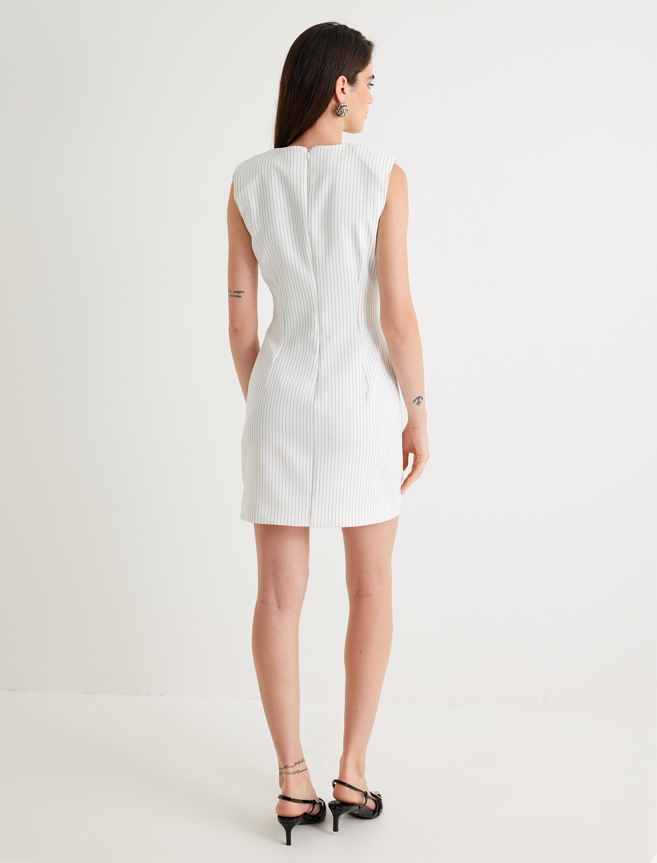   Bisiklet Yaka Drape Detaylı Kruvaze Kolsuz Mini Elbise