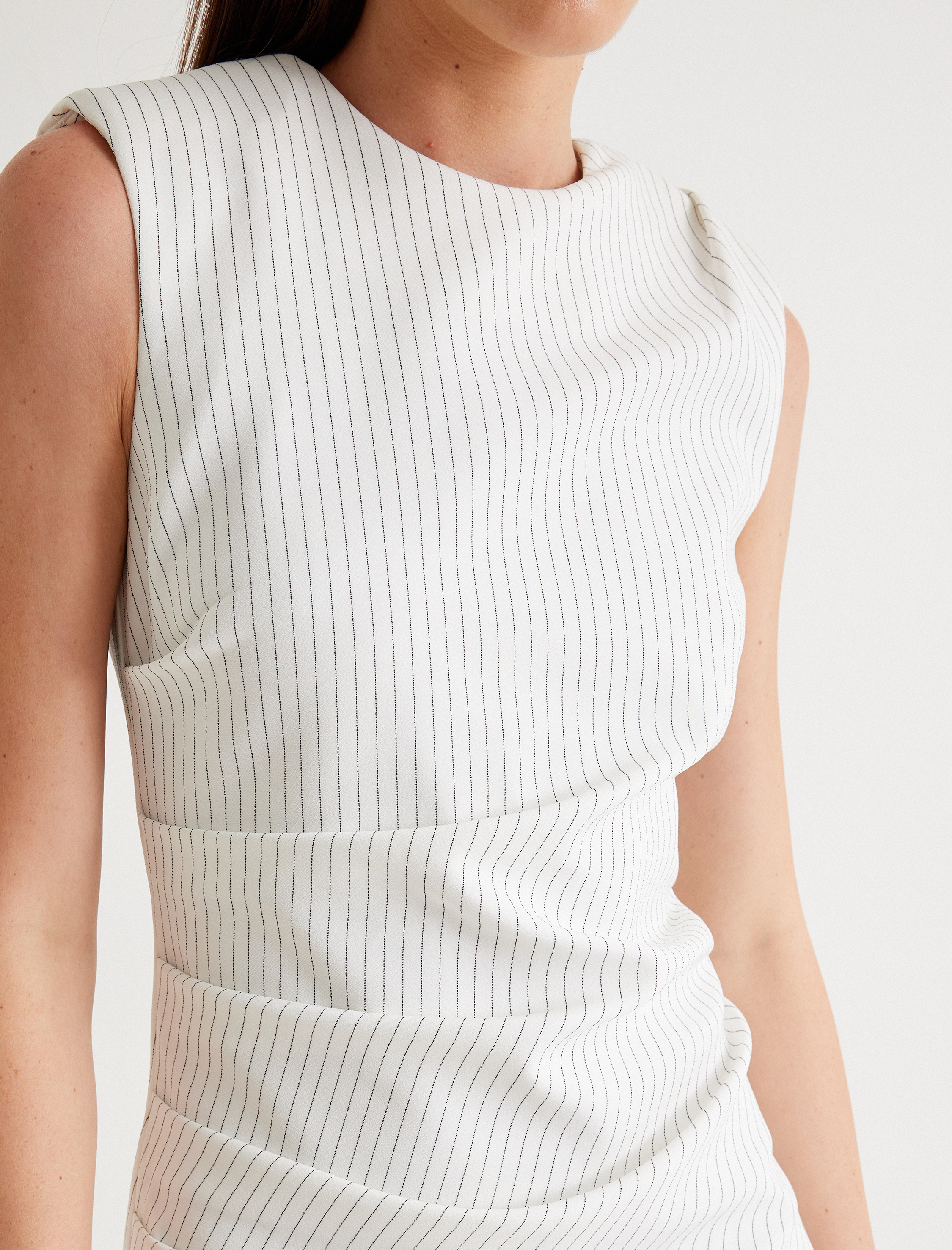   Bisiklet Yaka Drape Detaylı Kruvaze Kolsuz Mini Elbise