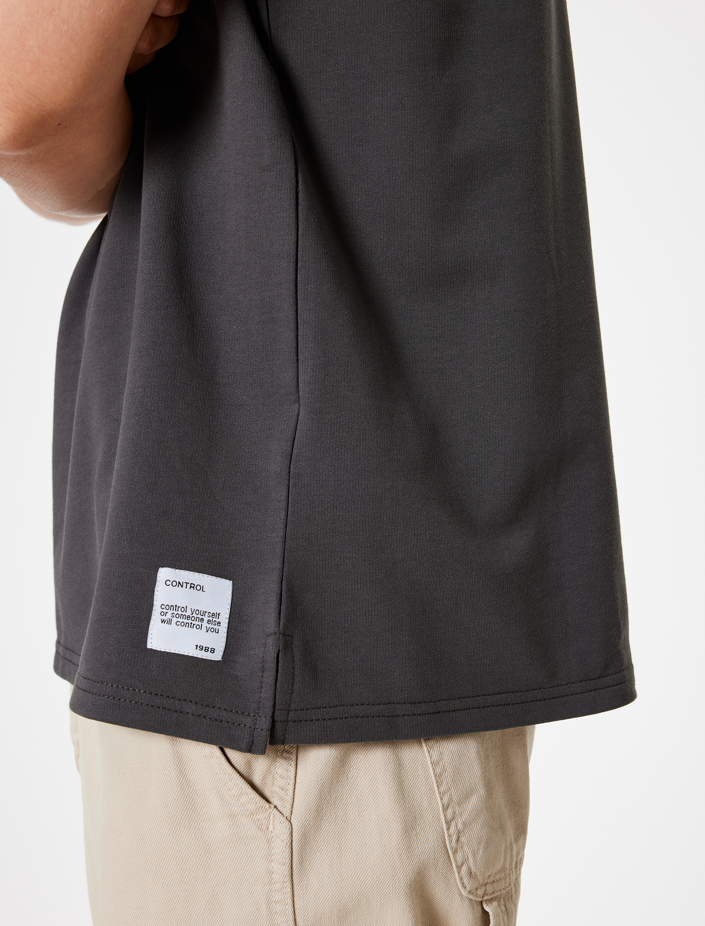   Pamuklu Bisiklet Yaka Etiket Detaylı Kısa Kollu Basic Tişört