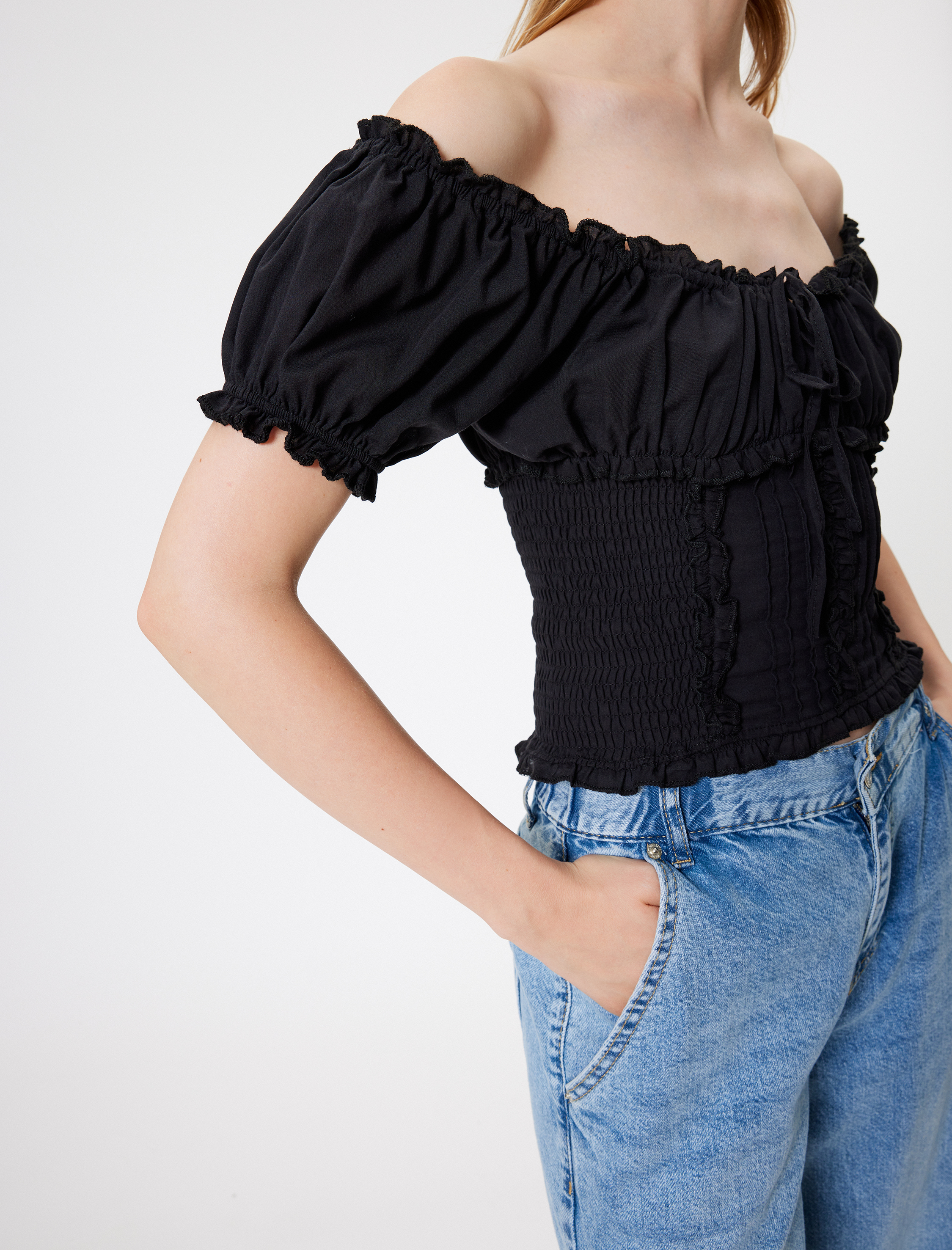   Crop Bluz Kayık Yaka Gipeli Kısa Kollu Slim Fit Bağcık Detaylı