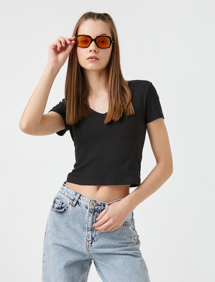  Kısa Kollu Basic Tişört