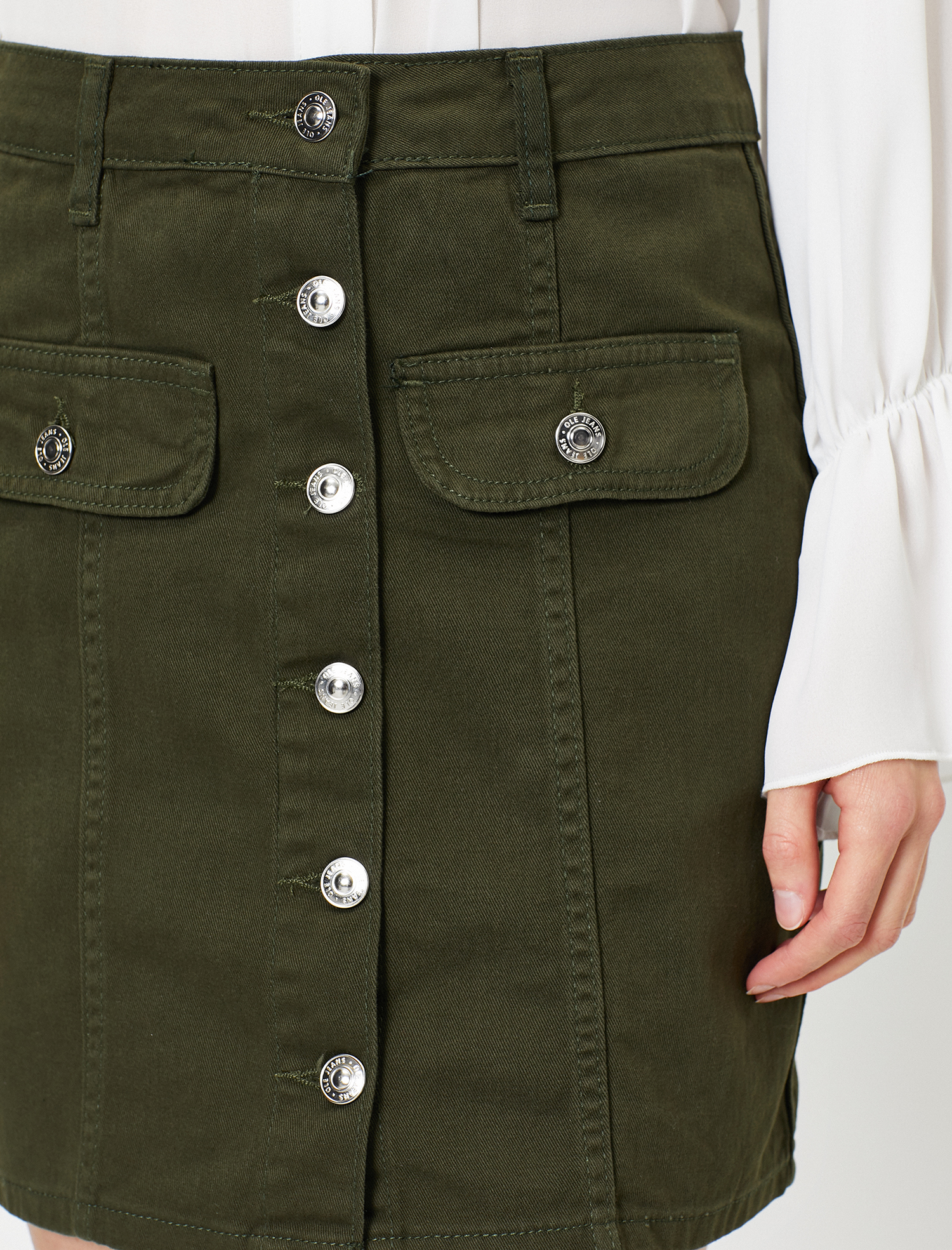   Düğme Detaylı Etek