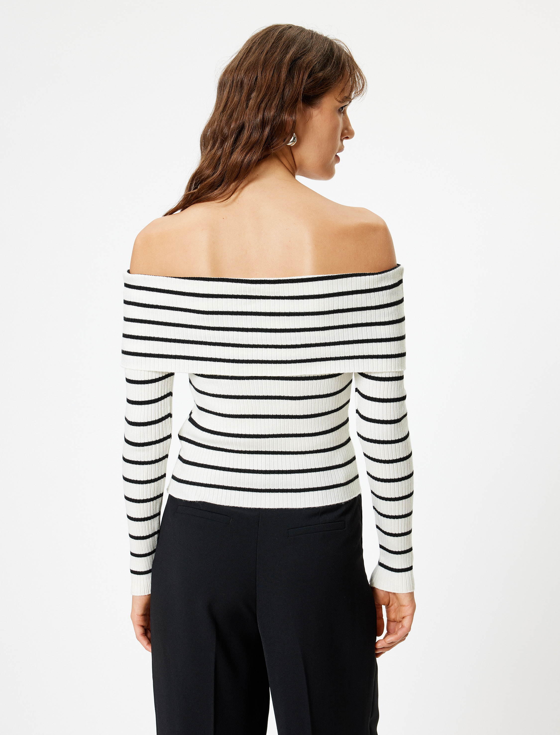   Kat Detaylı Fitilli Uzun Kollu Triko Omzu Açık Kazak