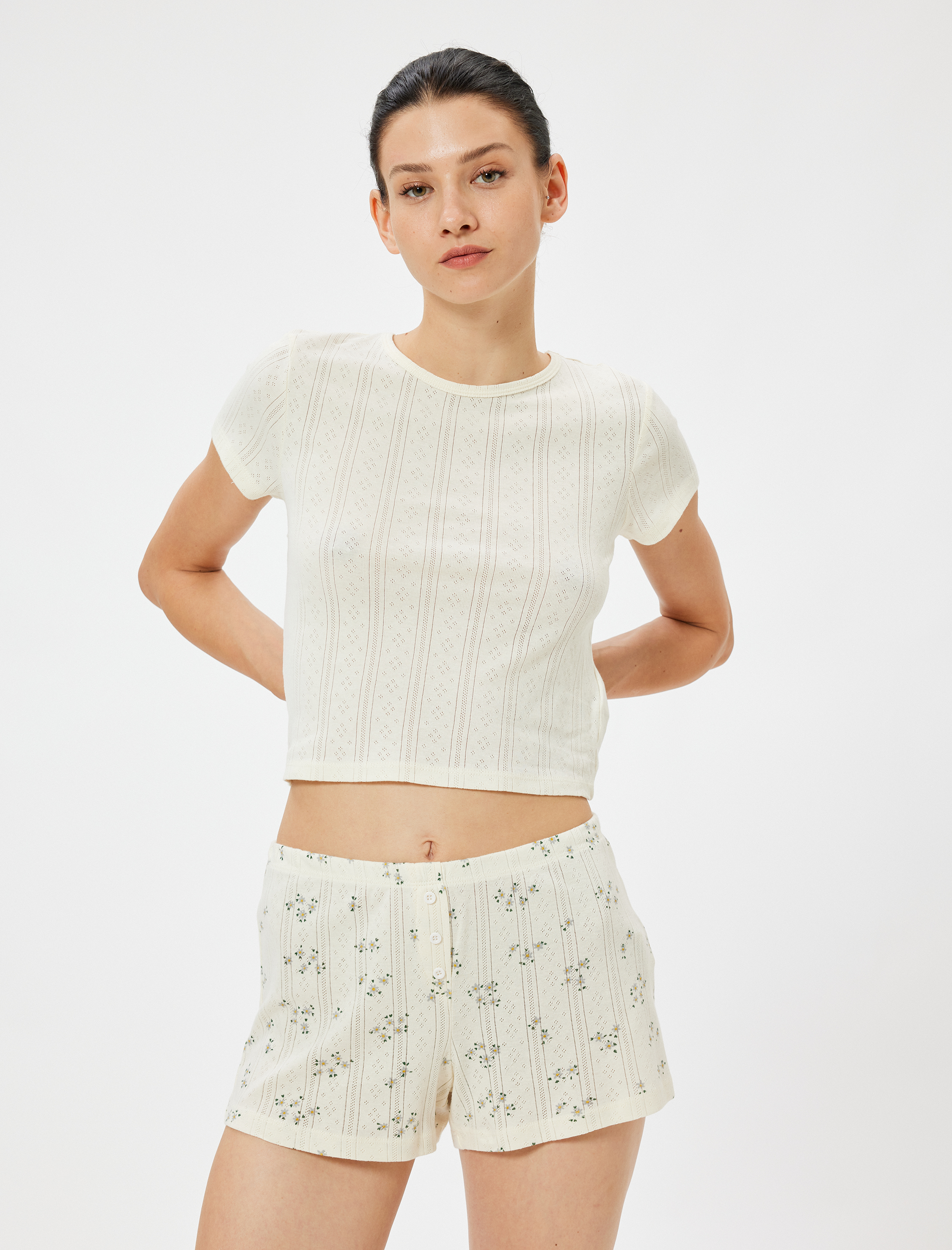 Koton Kadın Mini Şort Pijama Altı Çiçekli Düğme Detaylı -1