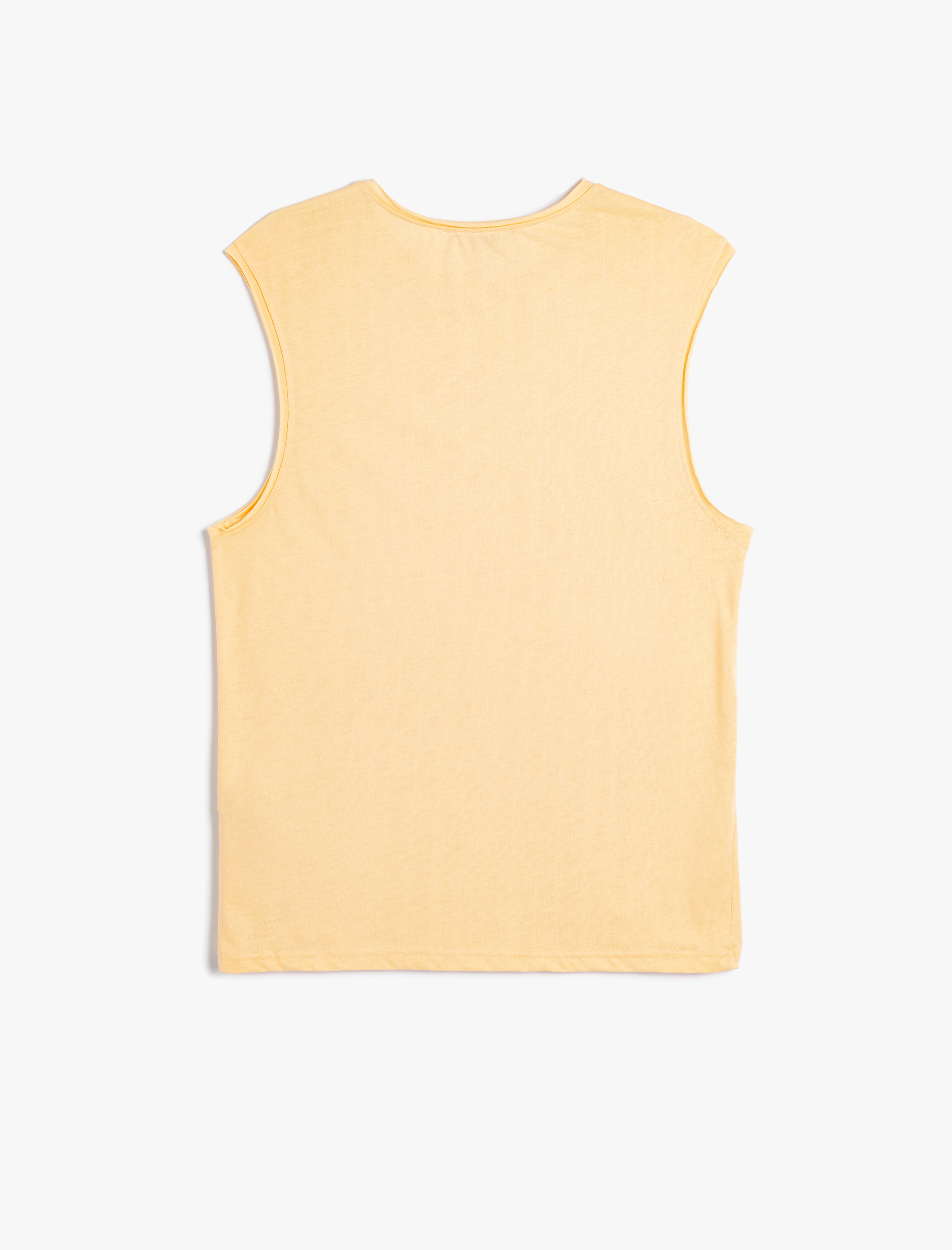   Basic Kolsuz Tişört Oyuk Kol Etiket Detaylı Bisiklet Yaka