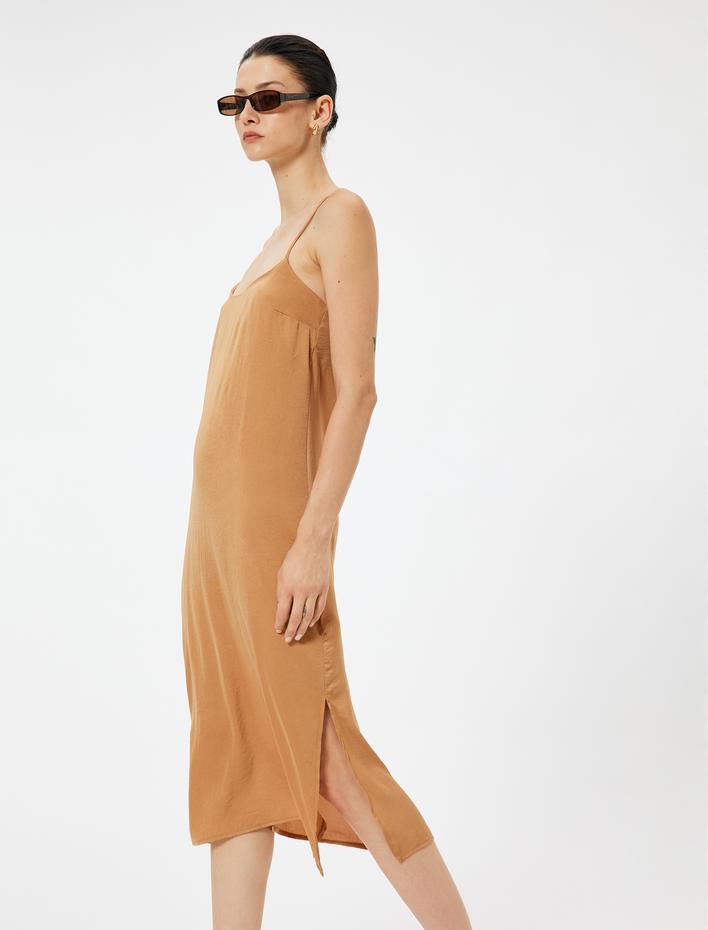  İnce Askılı Midi Boy Elbise Yırtmaç Detaylı Krep Kumaş