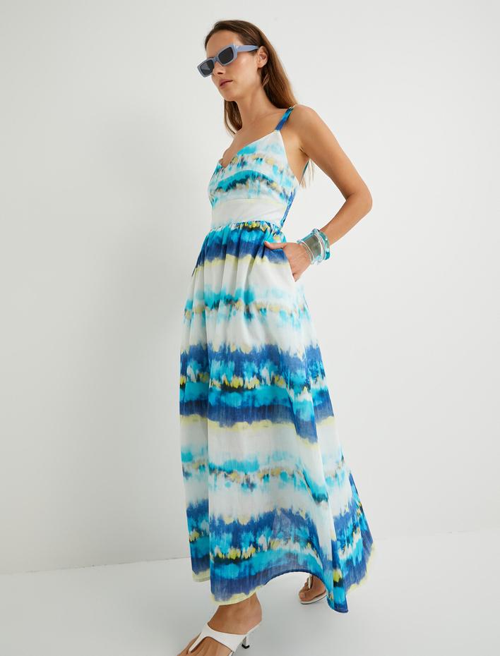  Koton X Şahika Ercümen - Midi Askılı Kloş Elbise Astarlı Arkası Pencere Detaylı