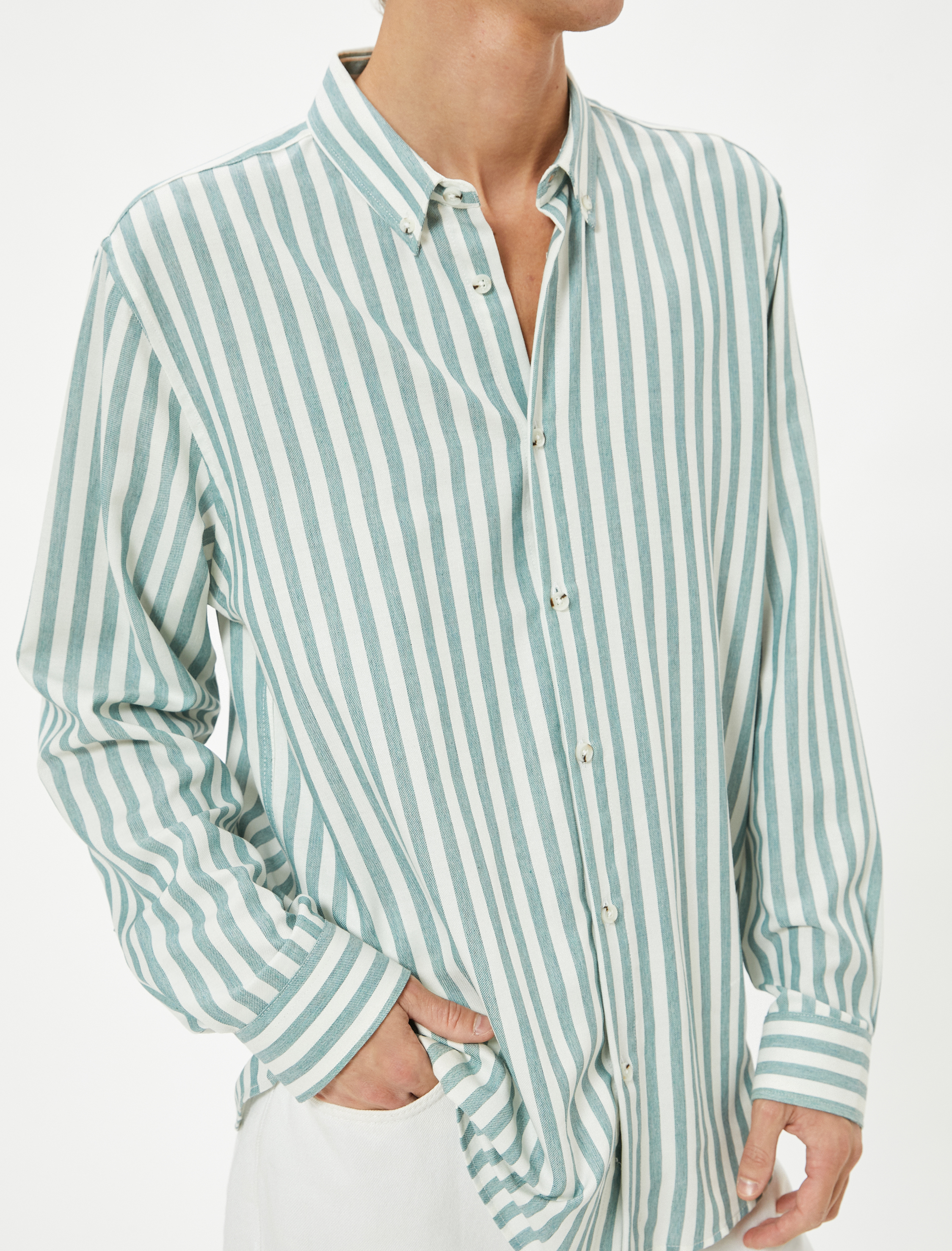 Uzun Kollu Düğmeli Yaka Çizgili Regular Fit Gömlek