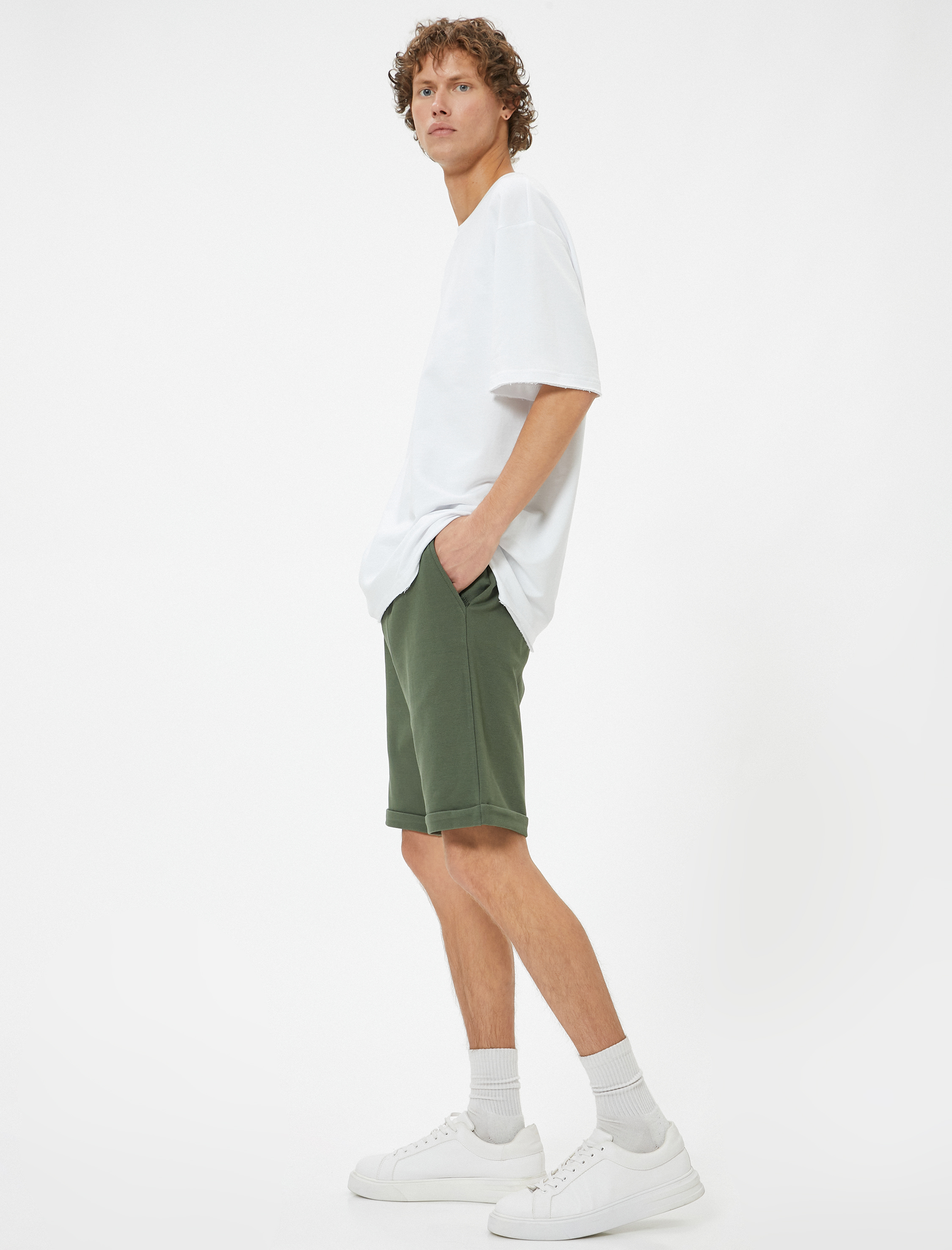   Bermuda Şort Cep Detaylı Katlamalı Paça Pamuk Karışımlı