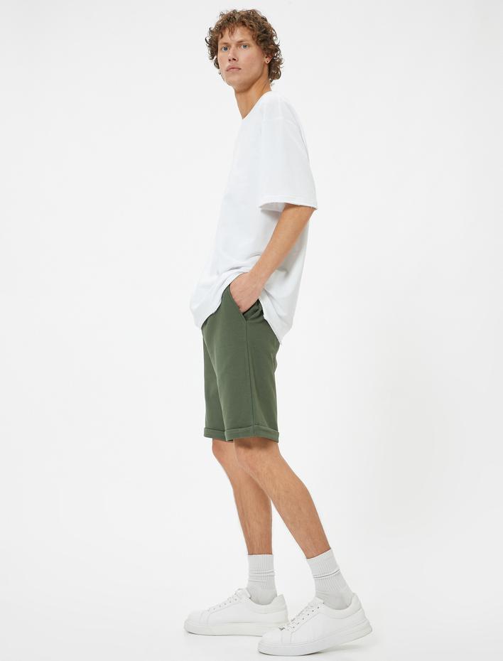  Bermuda Şort Cep Detaylı Katlamalı Paça Pamuk Karışımlı