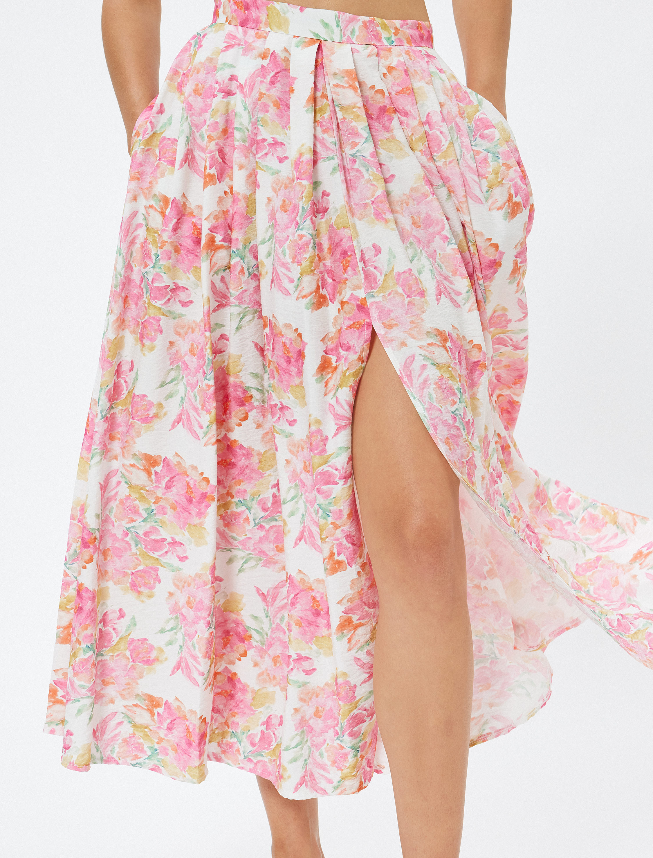   Çiçekli Uzun Çan Etek Pileli Yırtmaç Detaylı