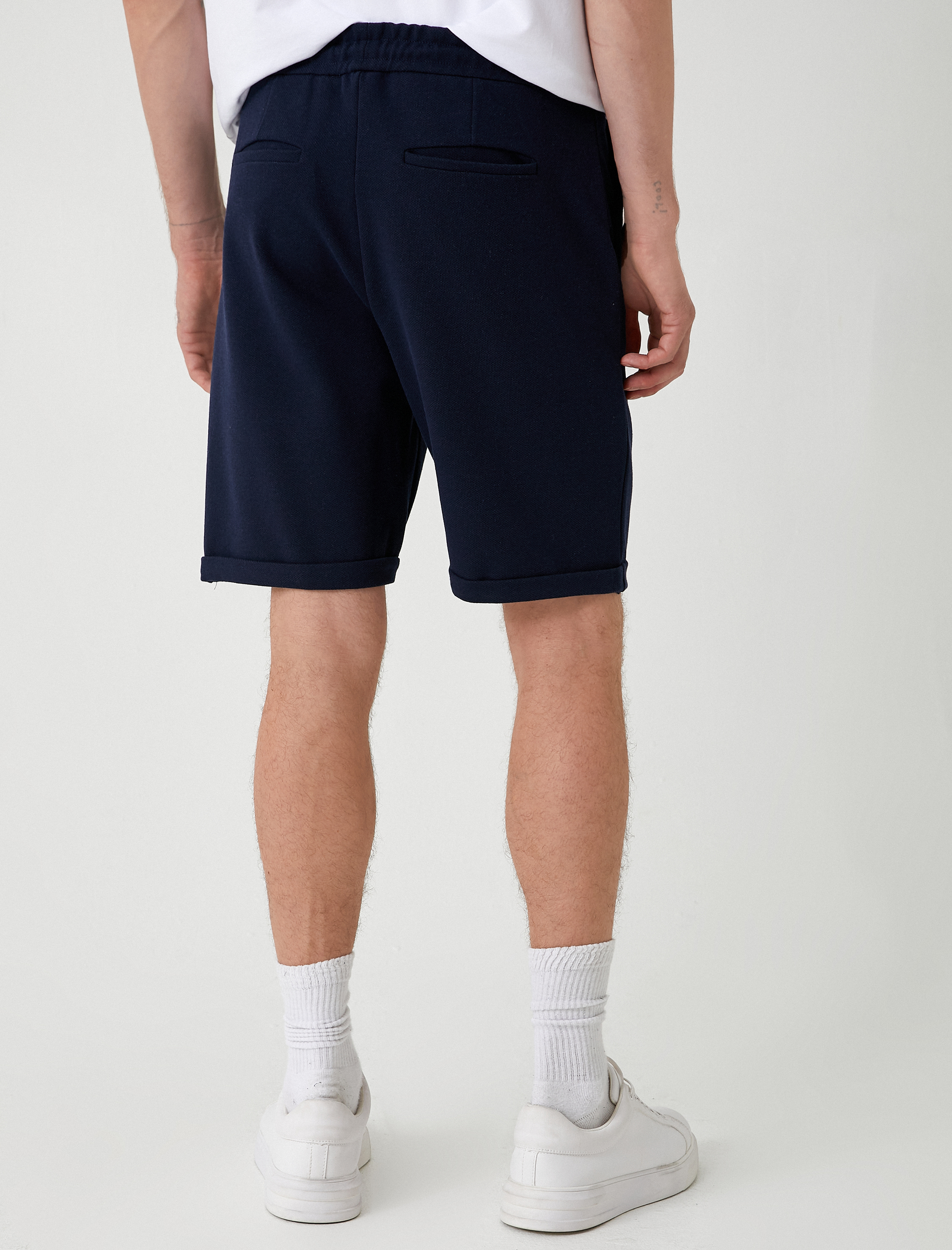   Bermuda Şort Cep Detaylı Katlamalı Paça Pamuk Karışımlı